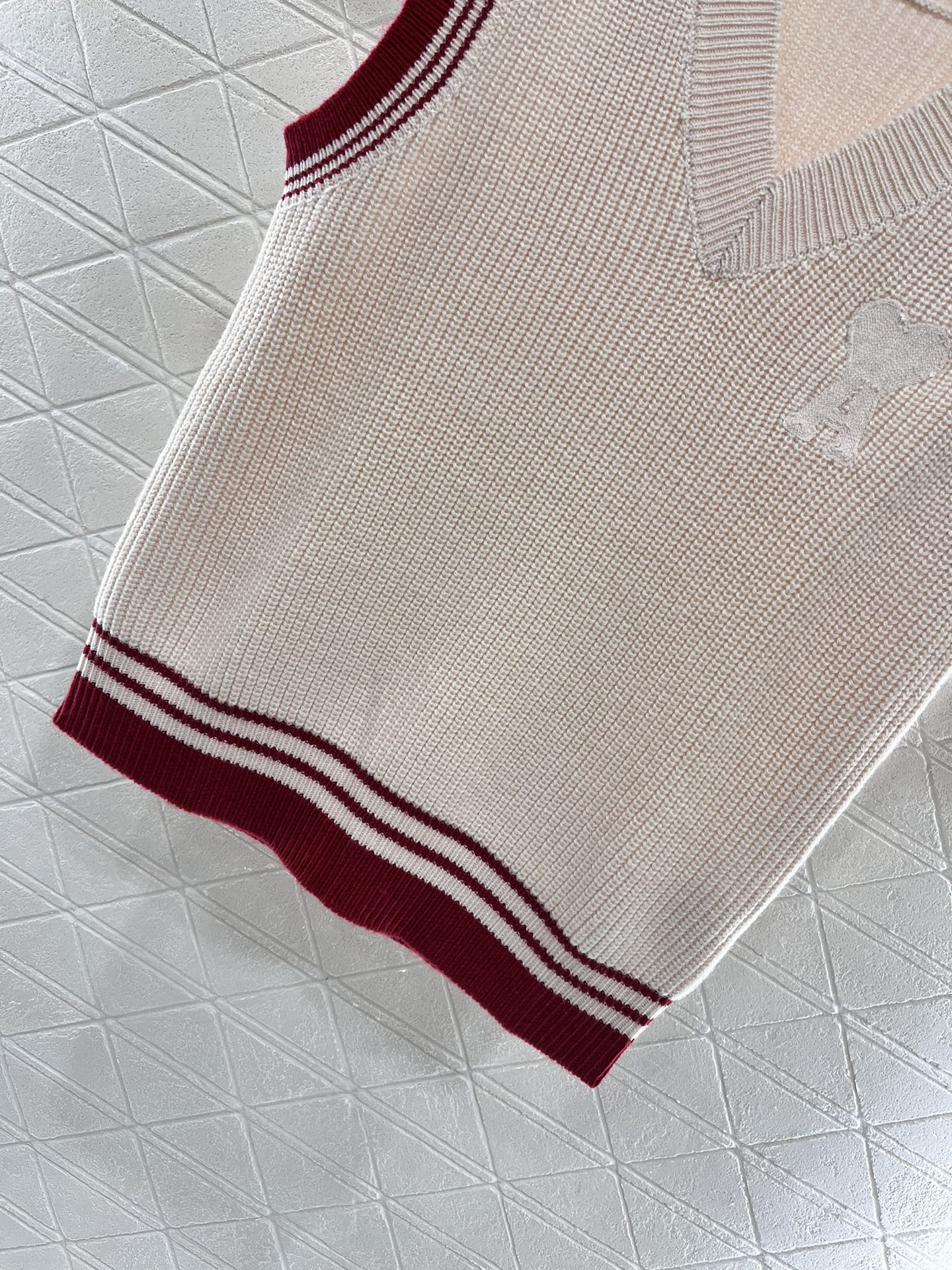 “New Ami *2025: High-Quality Embroidered Wool Needles for Cosmopolitan Style” - 图片 5