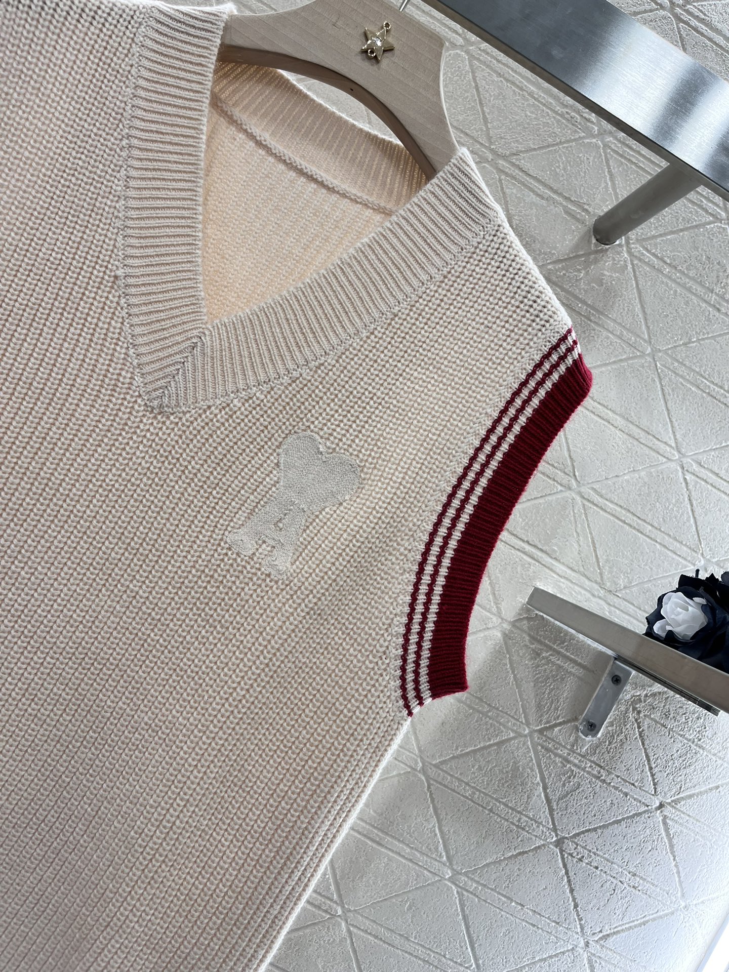 “New Ami *2025: High-Quality Embroidered Wool Needles for Cosmopolitan Style” - 图片 7