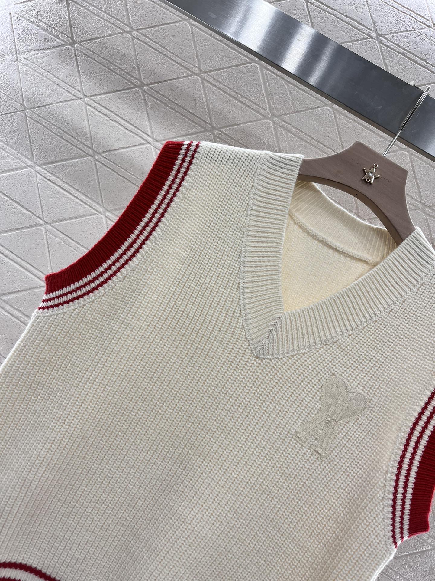 “High-Quality Embroidered Wool Needles for Stylish and Comfortable 2025 Fashion” - 图片 8