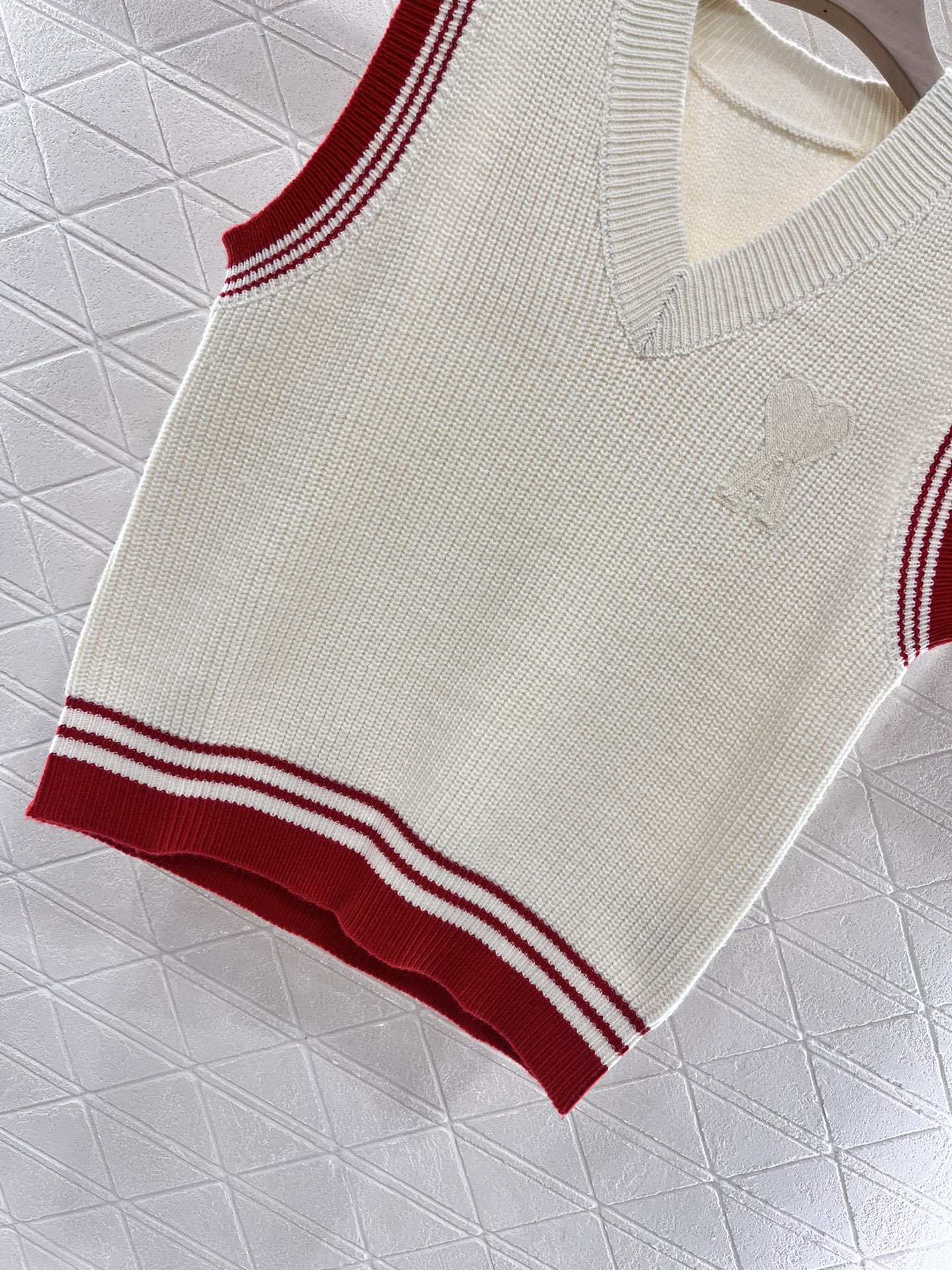 “High-Quality Embroidered Wool Needles for Stylish and Comfortable 2025 Fashion” - 图片 5