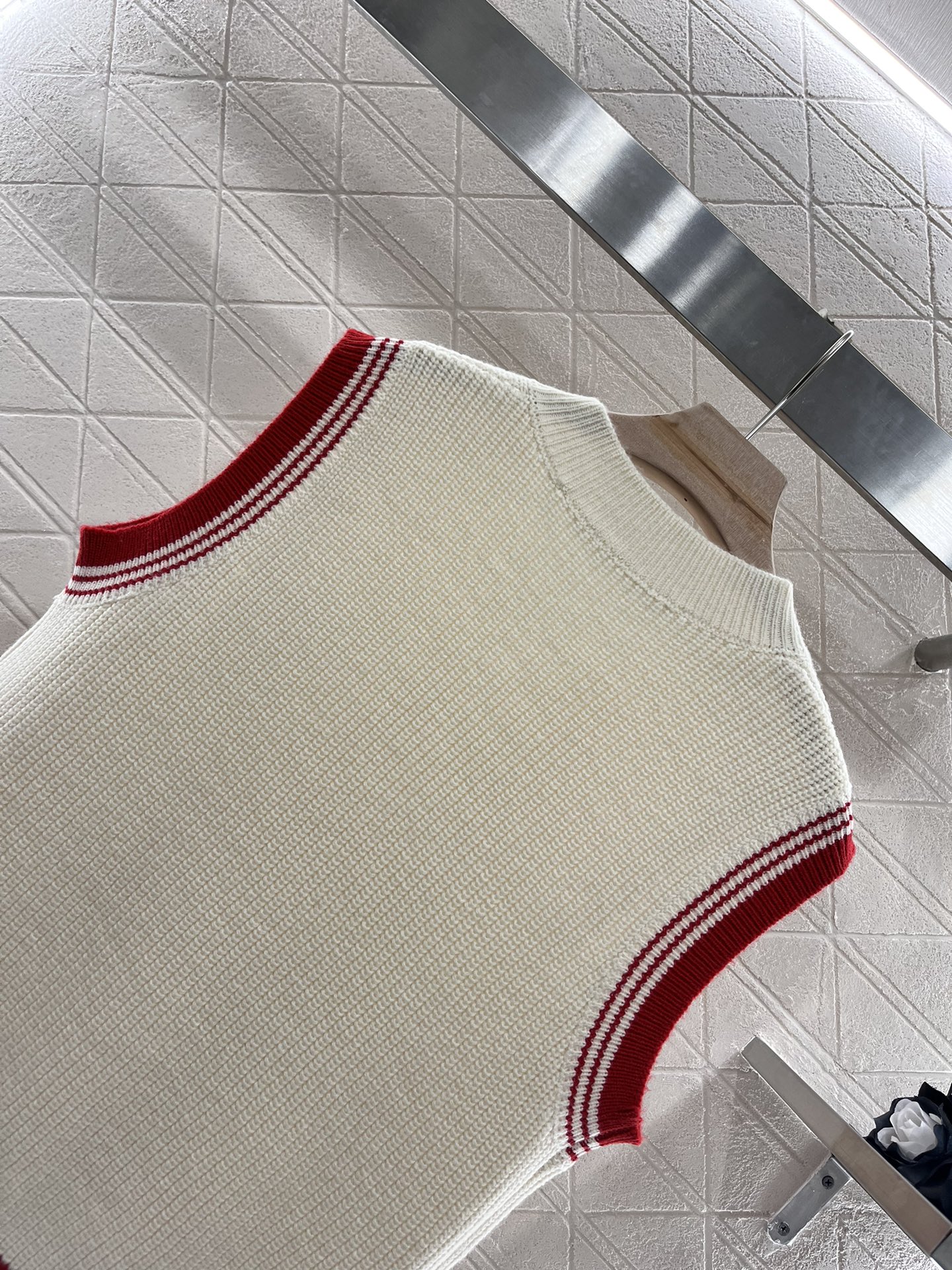 “High-Quality Embroidered Wool Needles for Stylish and Comfortable 2025 Fashion” - 图片 4