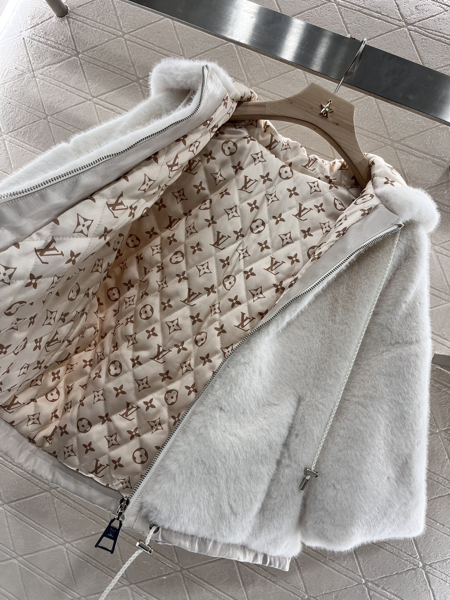 2024 Louis Vuitton Women’s Winter Coat Collection Overview - 图片 8