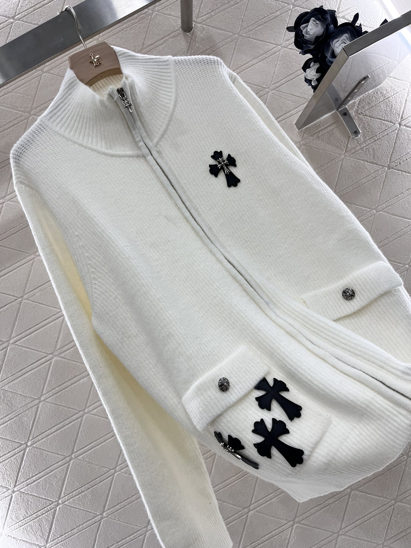 2025 New Female Suit Collection Featuring Chrome Details and Custom Wool Line-Making - 图片 7