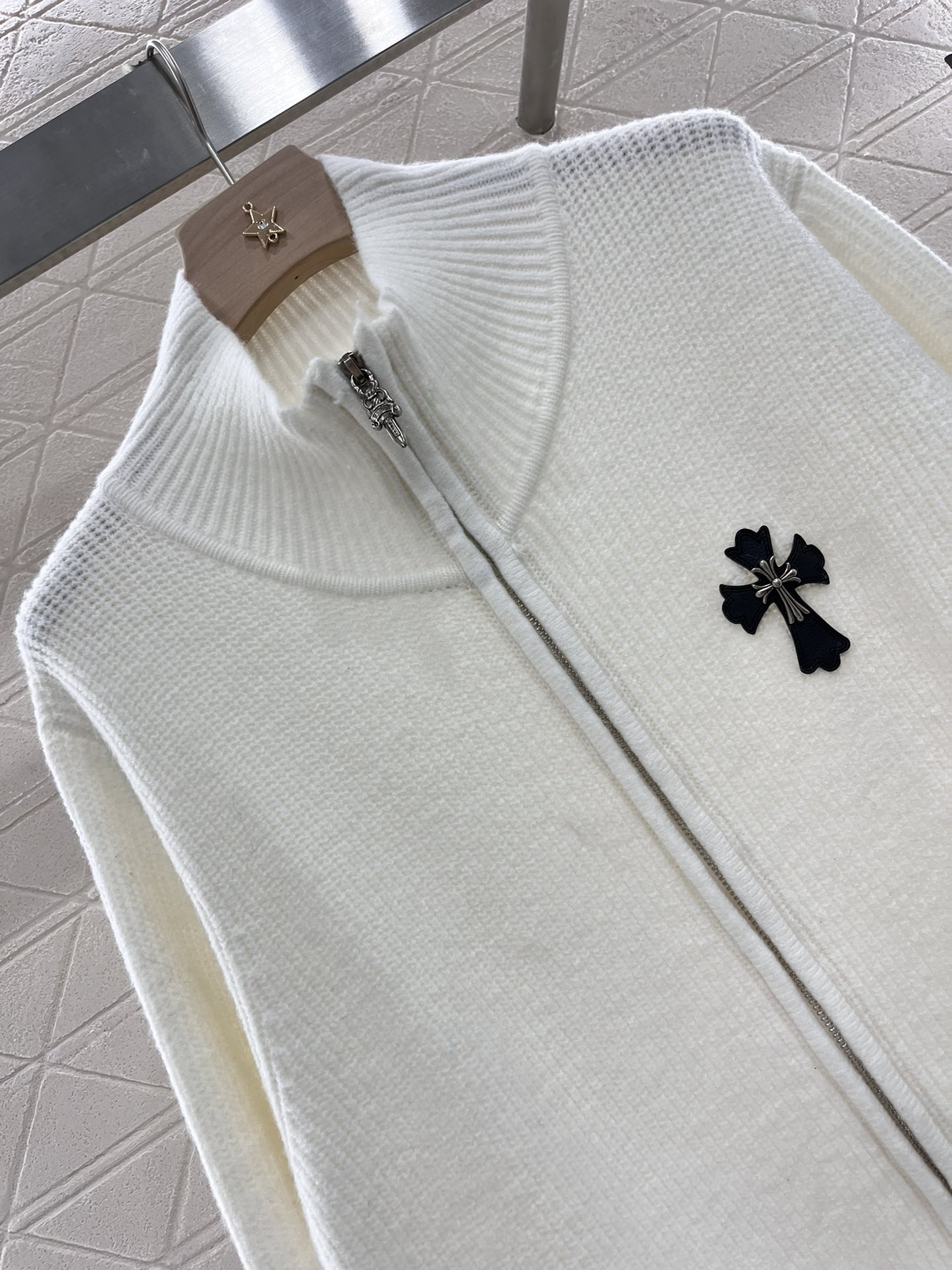 2025 New Female Suit Collection Featuring Chrome Details and Custom Wool Line-Making - 图片 3