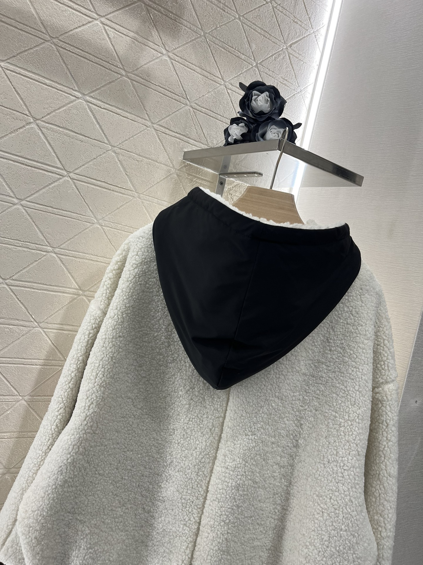 2024 New Hard-core Female Suit with Lamb’s Hair and Two-way Zipper - 图片 4
