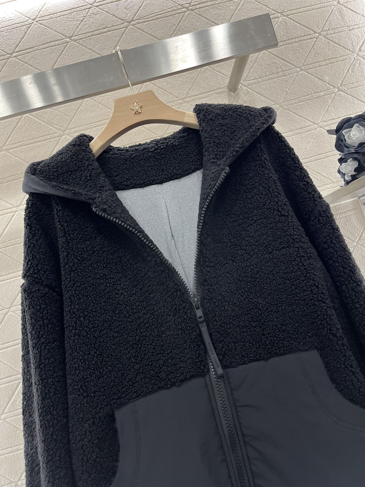2024 New Female Suit: Luxe Teddy Lamb Material, Two-Way Zipper Jacket & Bold Design - 图片 6