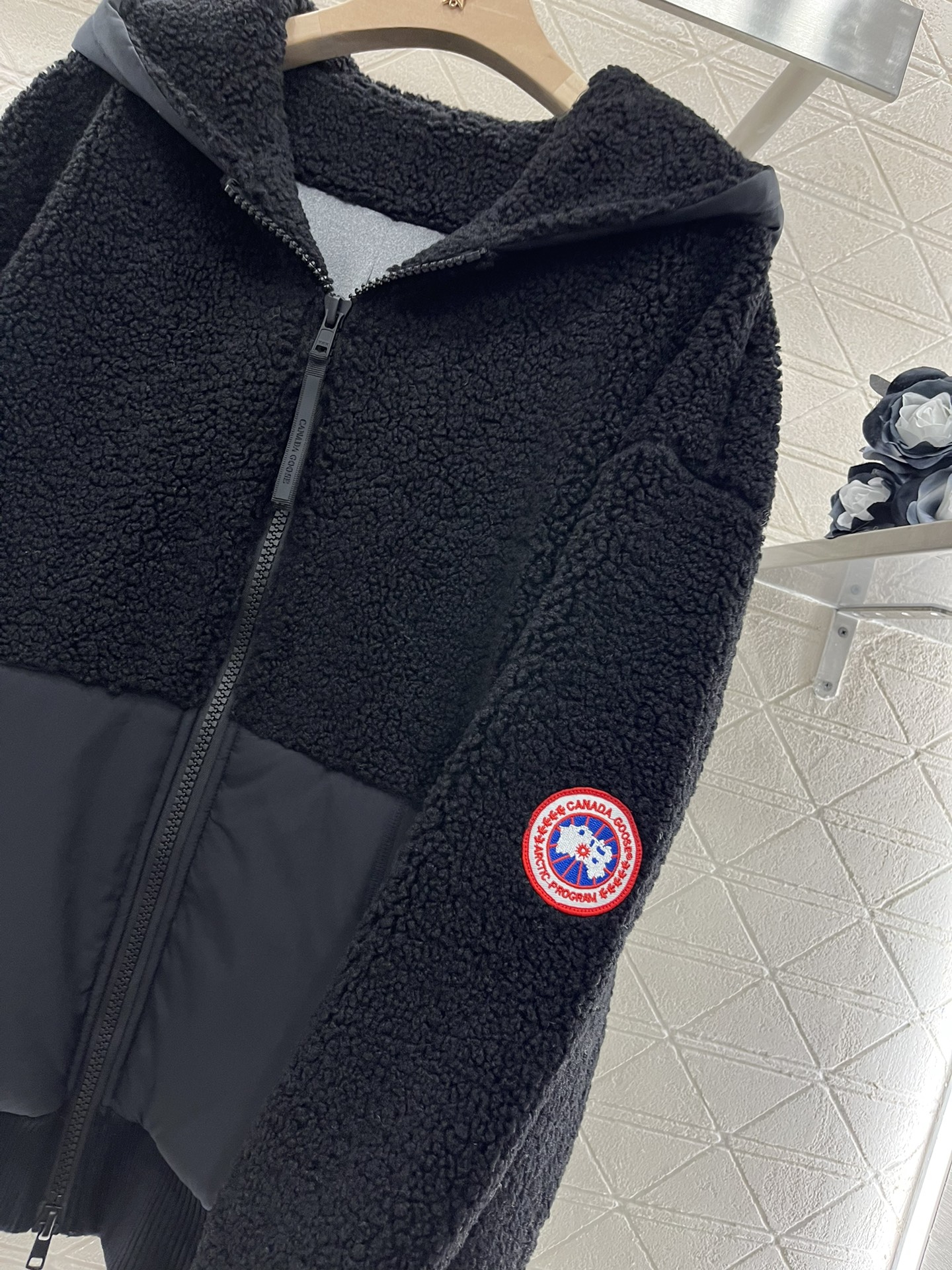 2024 New Female Suit: Luxe Teddy Lamb Material, Two-Way Zipper Jacket & Bold Design - 图片 7