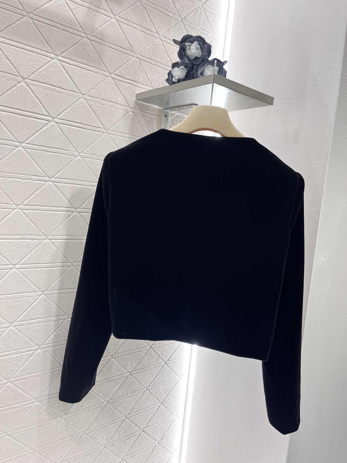 2025 New Women’s Suit: Velvet Coat & Half-Skirt Suit with Chlo* Package - 图片 2