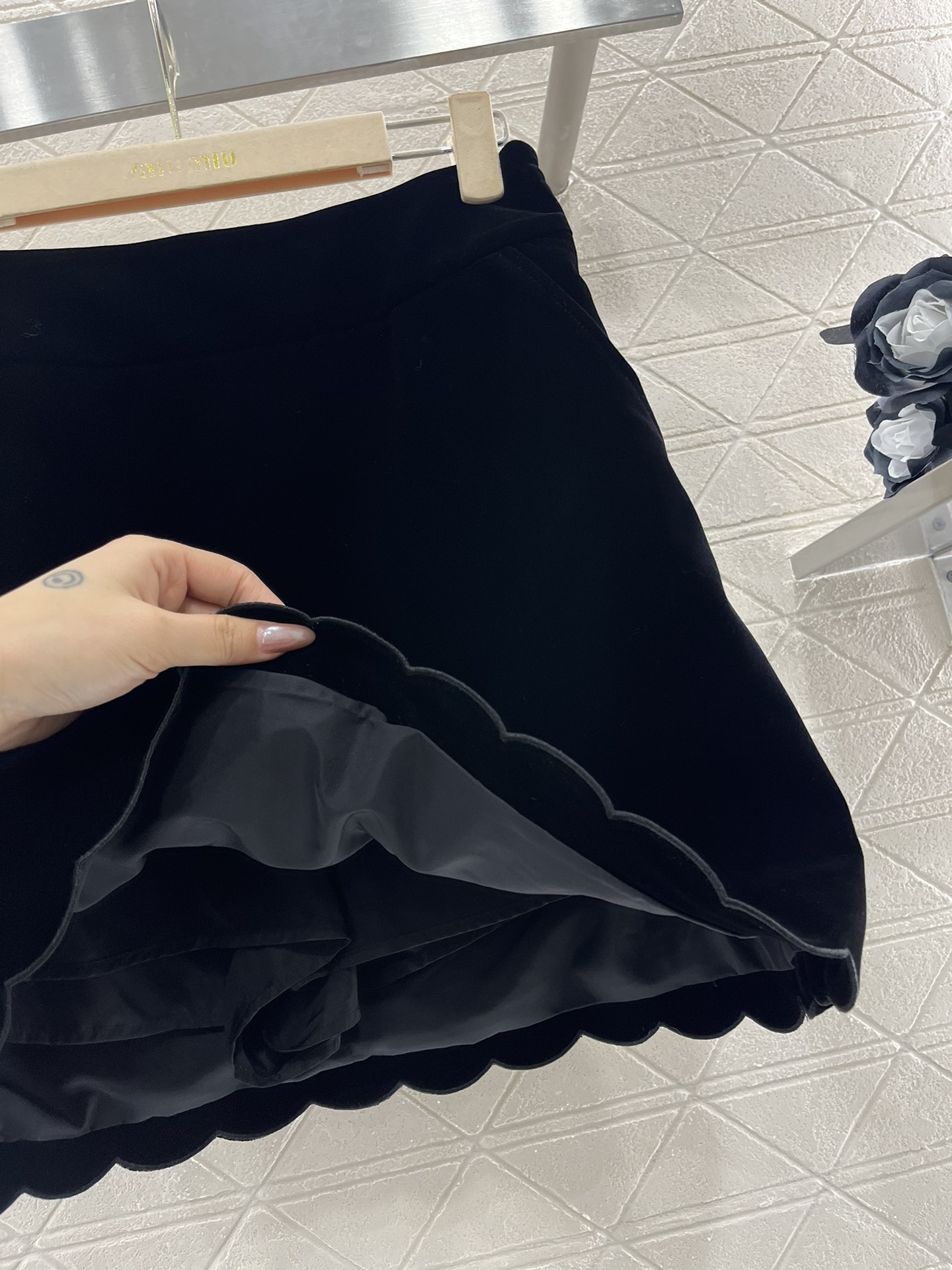 2025 New Women’s Suit: Velvet Coat & Half-Skirt Suit with Chlo* Package - 图片 9