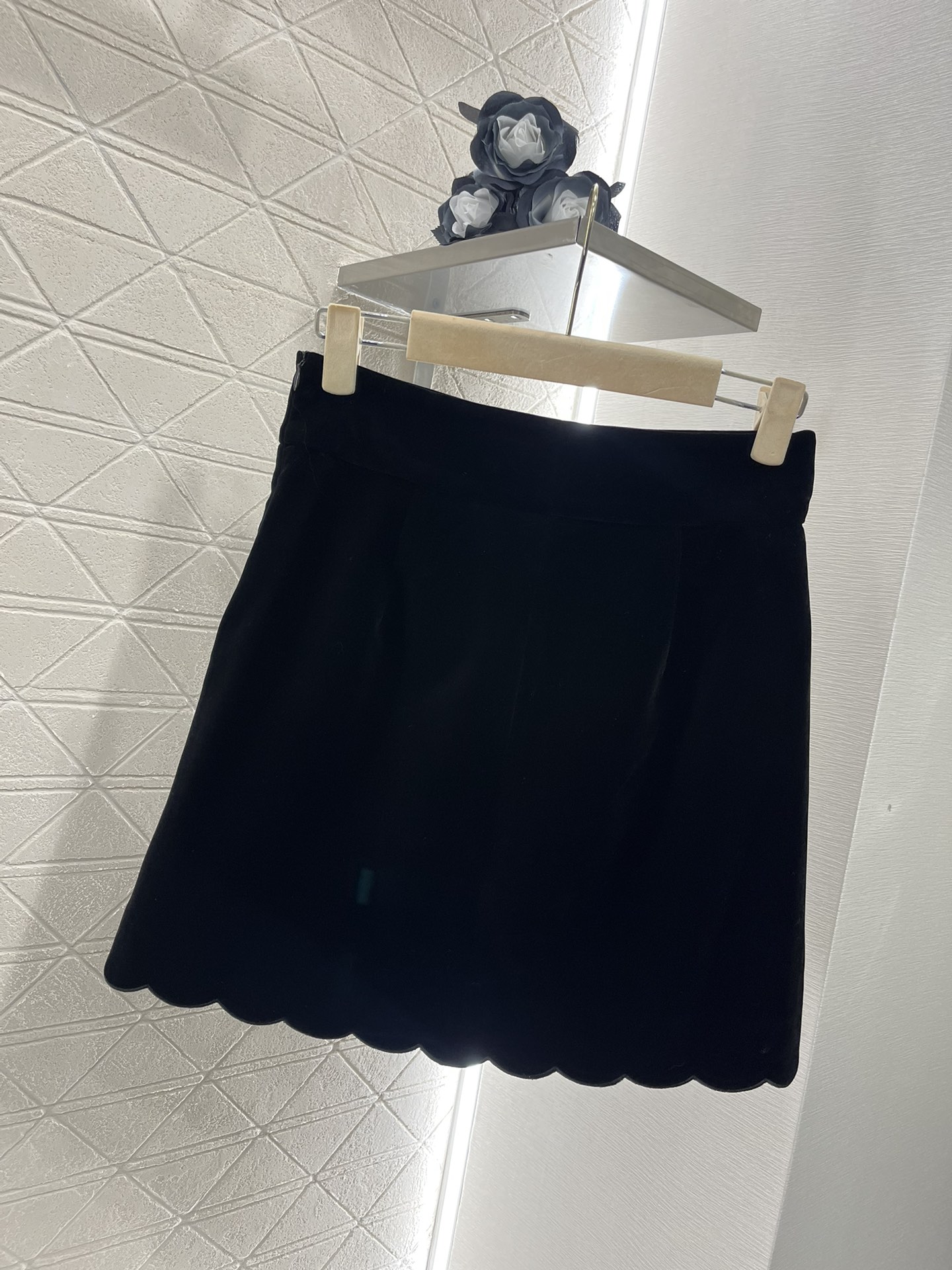 2025 New Women’s Suit: Velvet Coat & Half-Skirt Suit with Chlo* Package - 图片 8