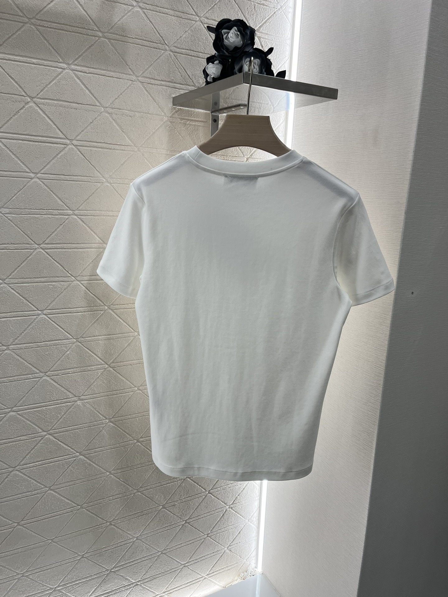 2025 New Miumi Women’s Suit Set with Stylish Tee for Summer - 图片 2