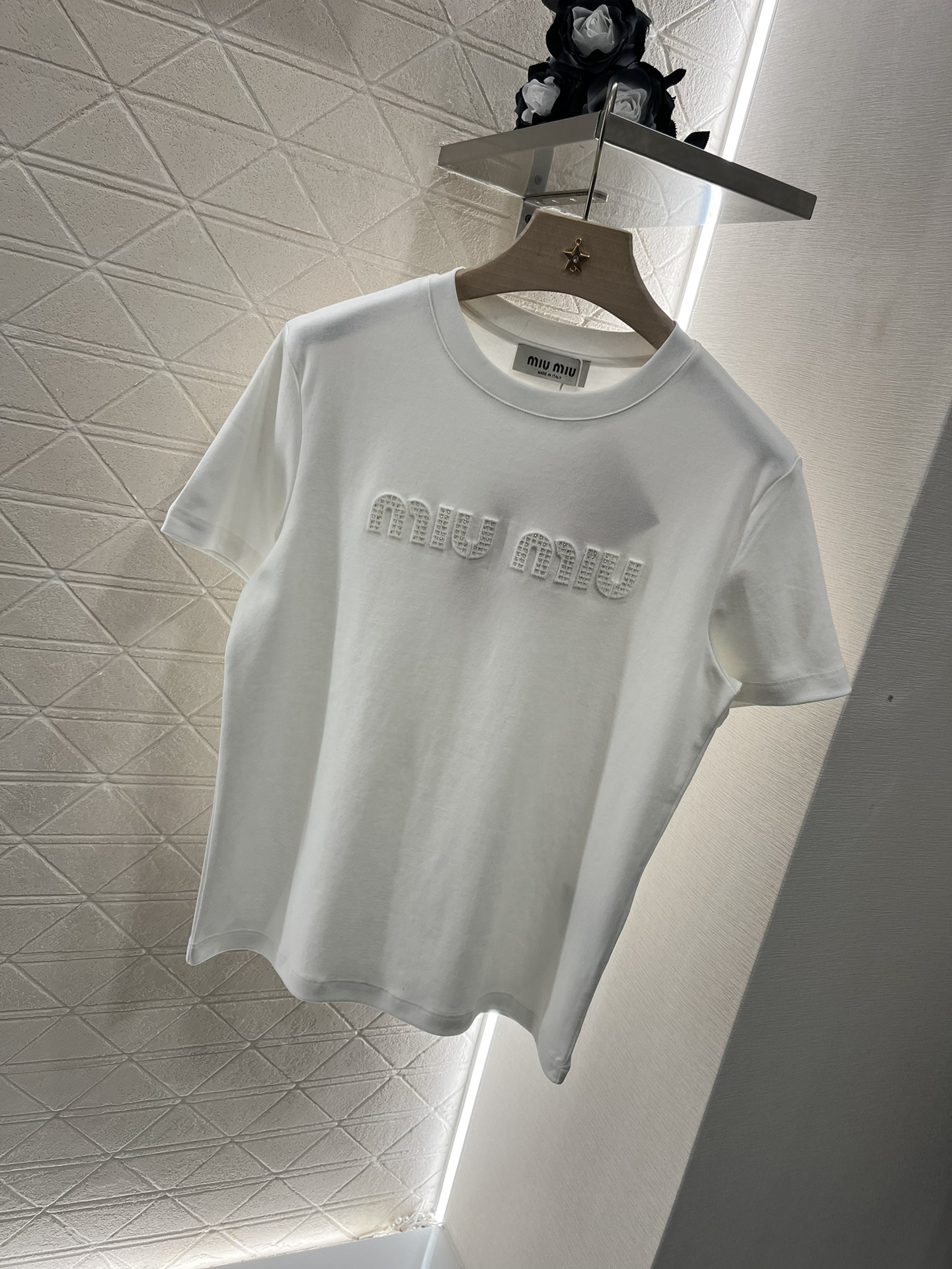 2025 New Miumi Women’s Suit Set with Stylish Tee for Summer - 图片 1