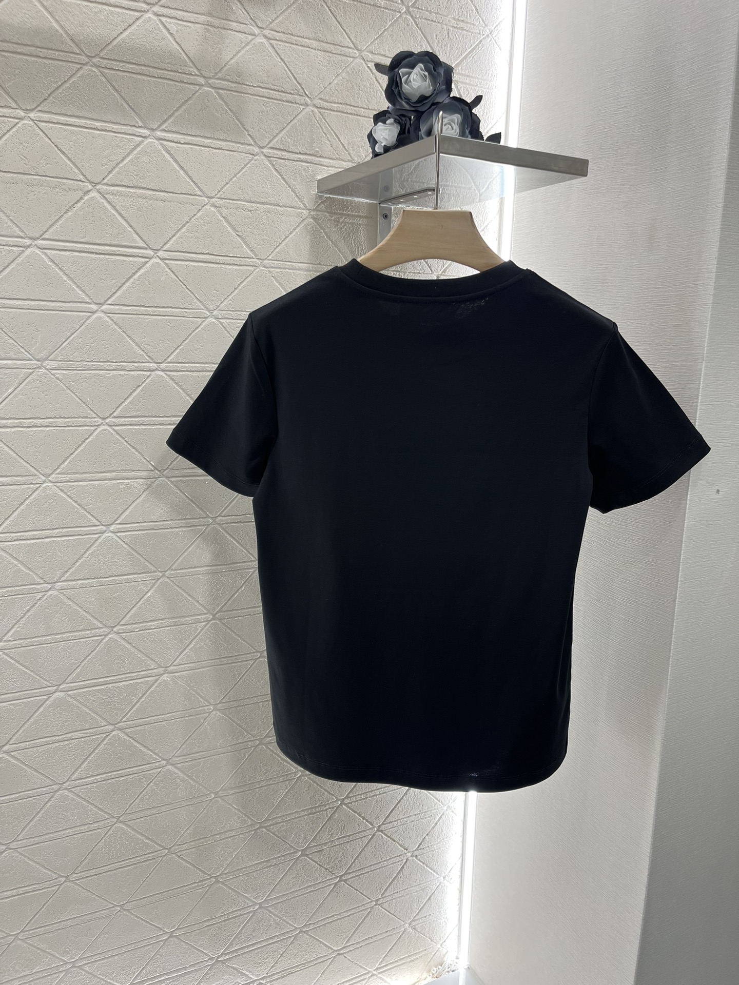 Miumi 2025 First-Rate Women’s Suit and Customized YB-Slashed T-Shirt Collection - 图片 2