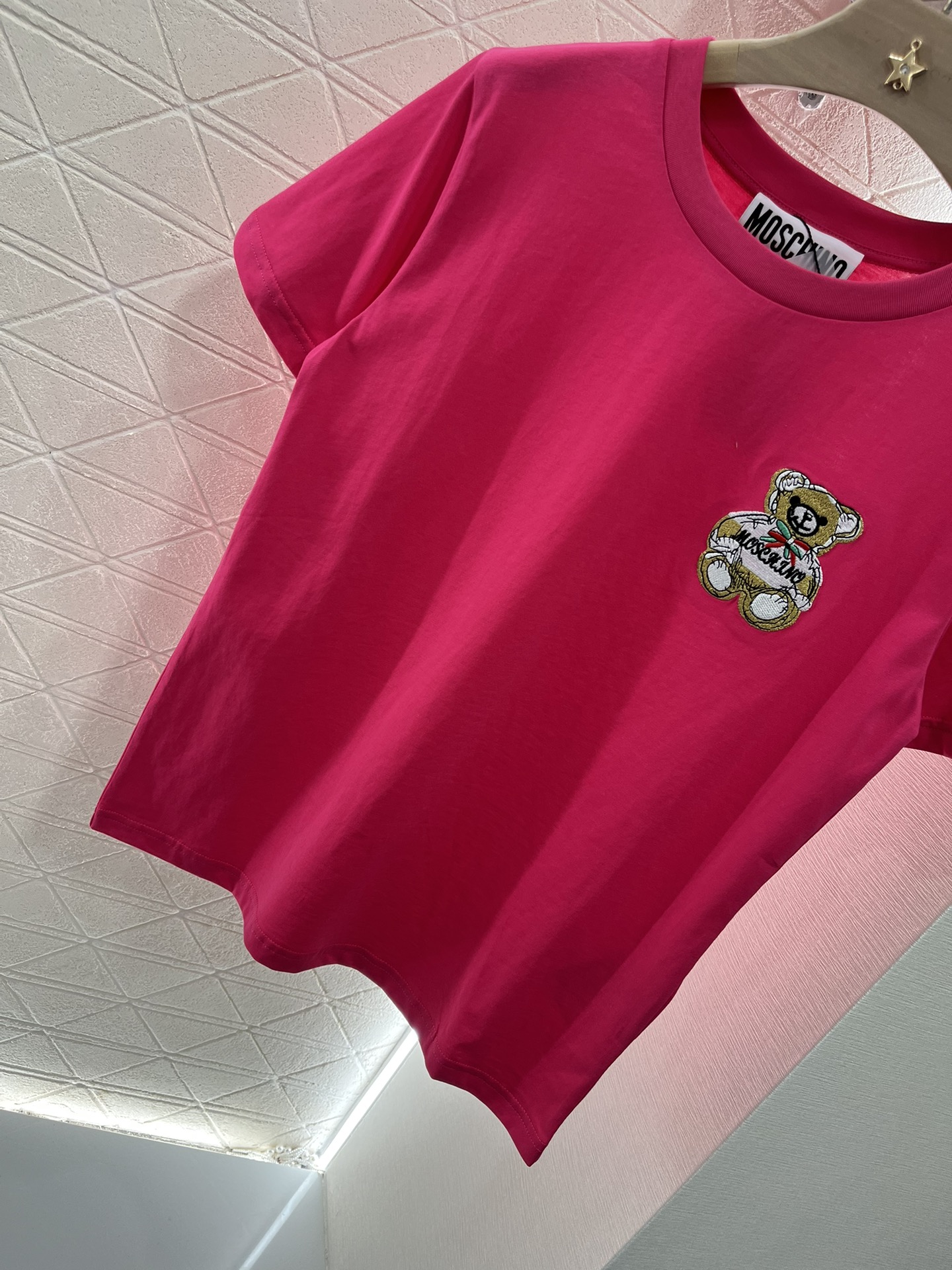 Moschino 2025 New Product: Round Collar Embroidery Tee for Fashionable High Street Style - 图片 6