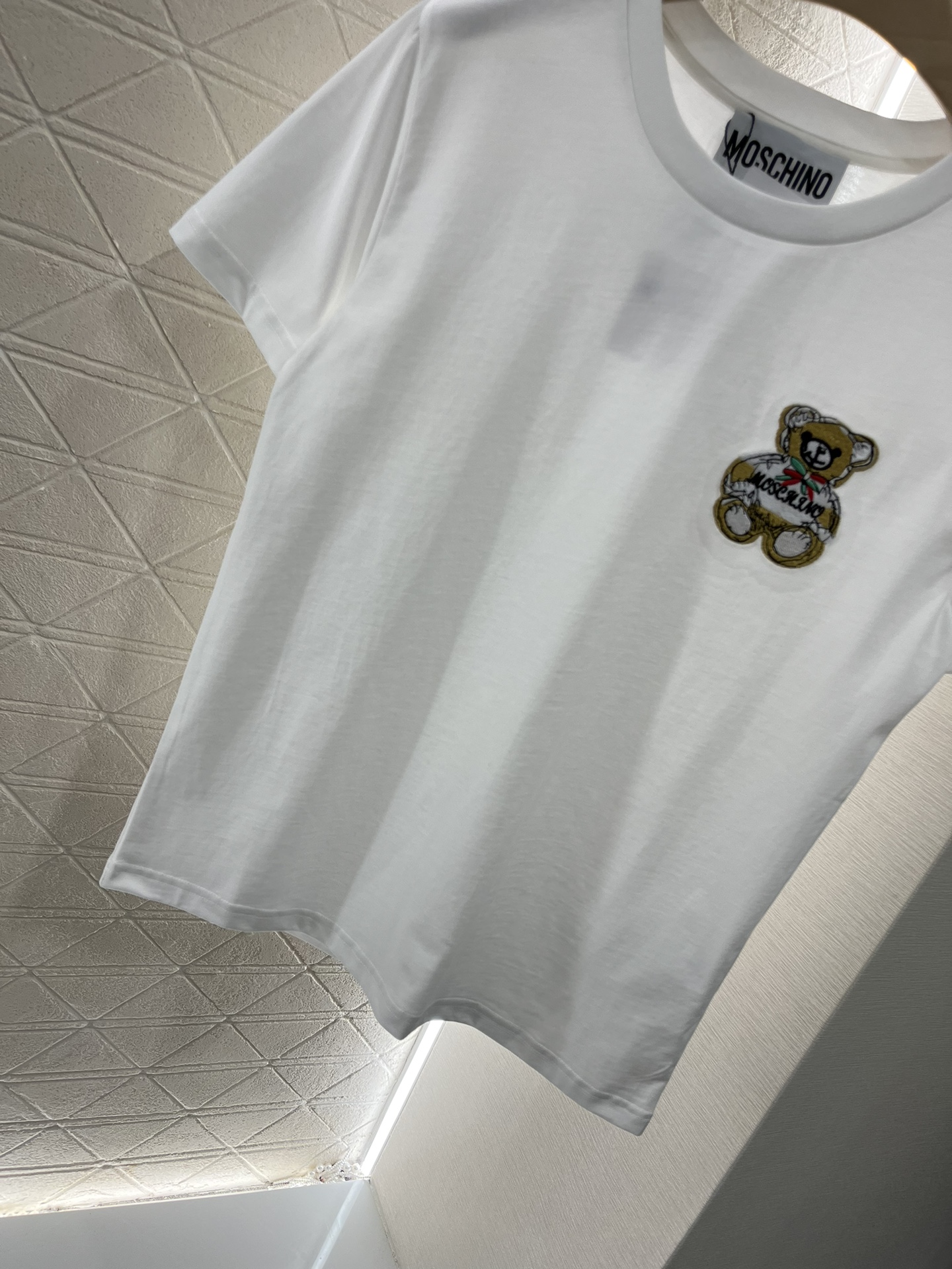 Moschino 2025 New Product: Embroidered Tee with Unique Design - 图片 5