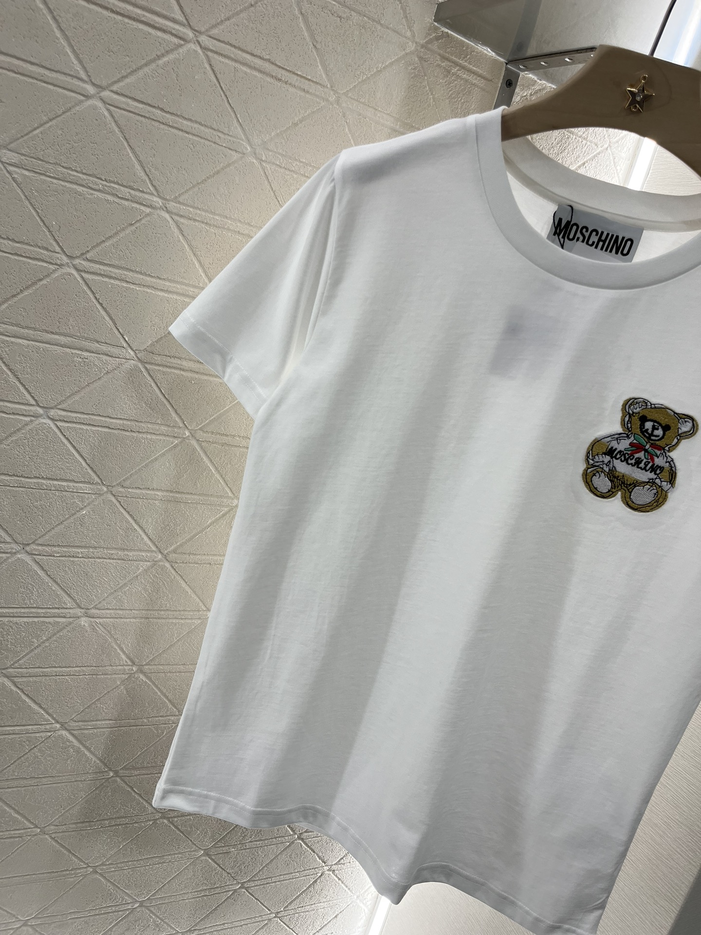 Moschino 2025 New Product: Embroidered Tee with Unique Design - 图片 8