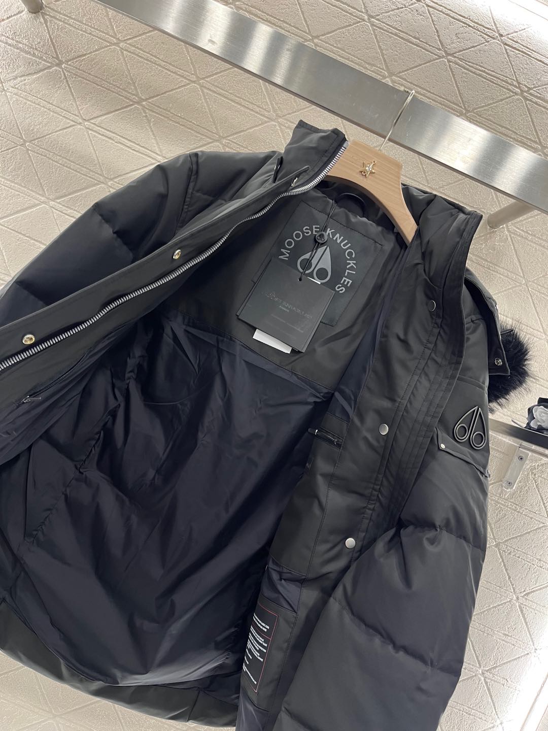 2025 Mooseknuckle Single-Size Female Suit: Customizable, Warm, Stylish, and Dustproof - 图片 3