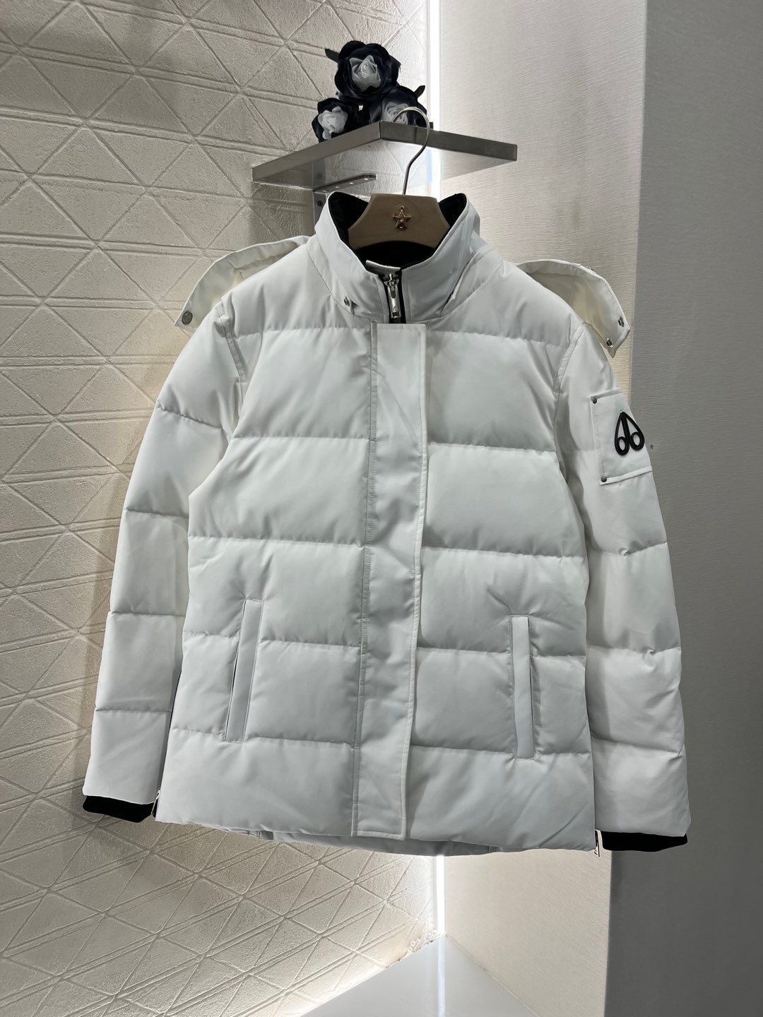2025 New Mooseknuckle Single-Size Female Suit with Customized Design