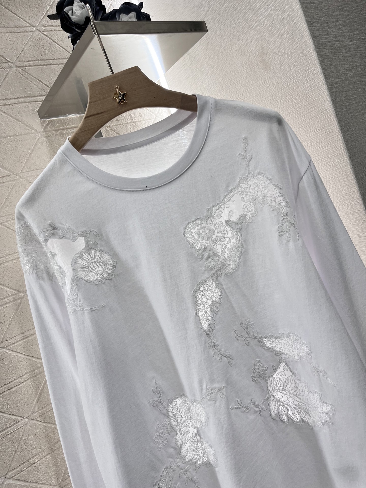 Ermanno Scervino 2025 Women’s Lace Sleeve Suit in YB Cotton Material - 图片 3