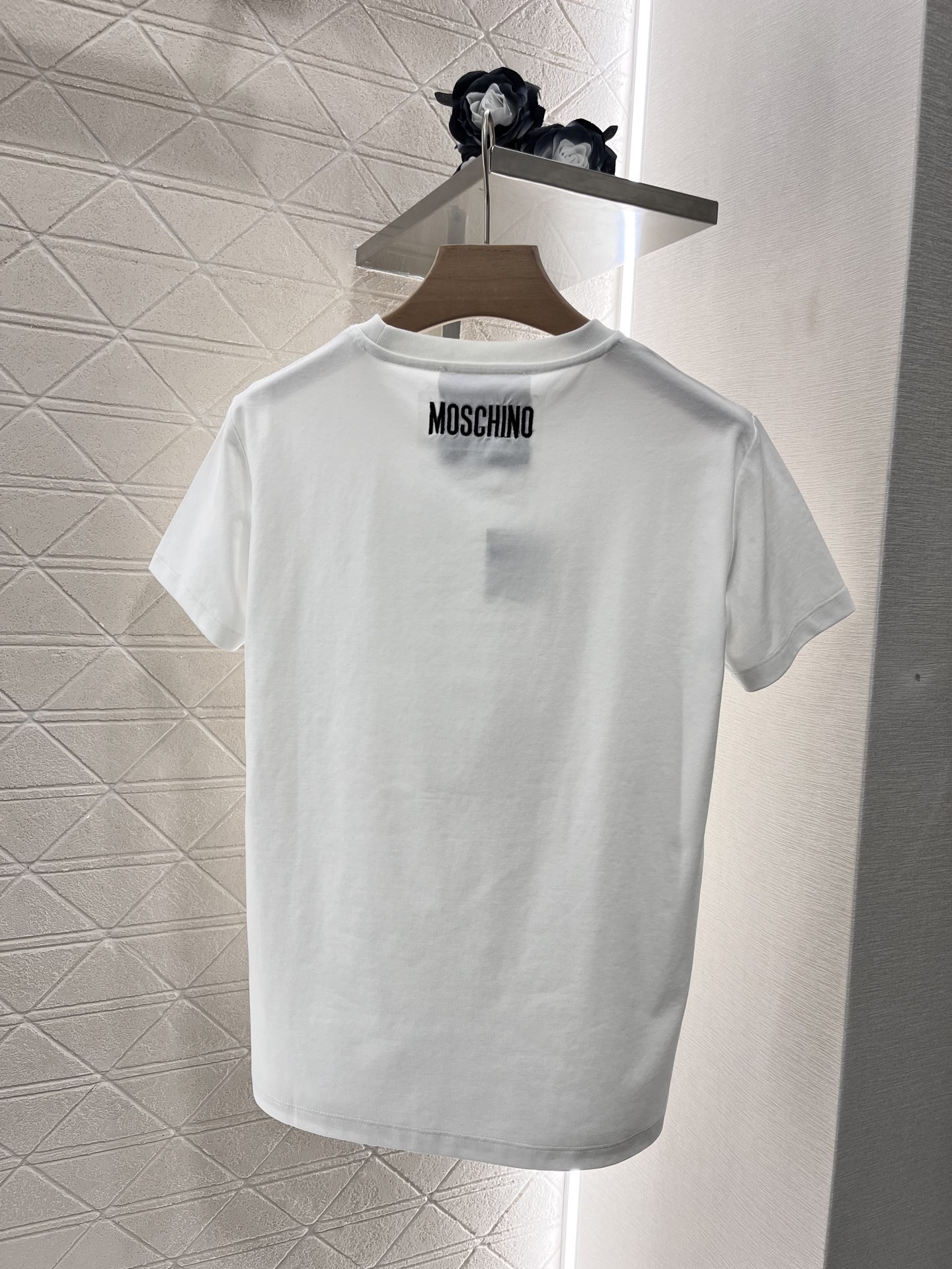 P322: Moschino 2025 Tee with Diamond Embroidery – High-Quality Valentine’s Day Series - 图片 2