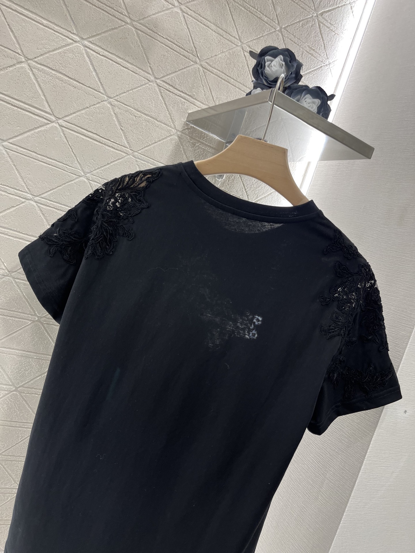 2025 Ermanno Scervino Lace Embroidered Women’s Tee – High Quality Custom Cotton T-shirt - 图片 4
