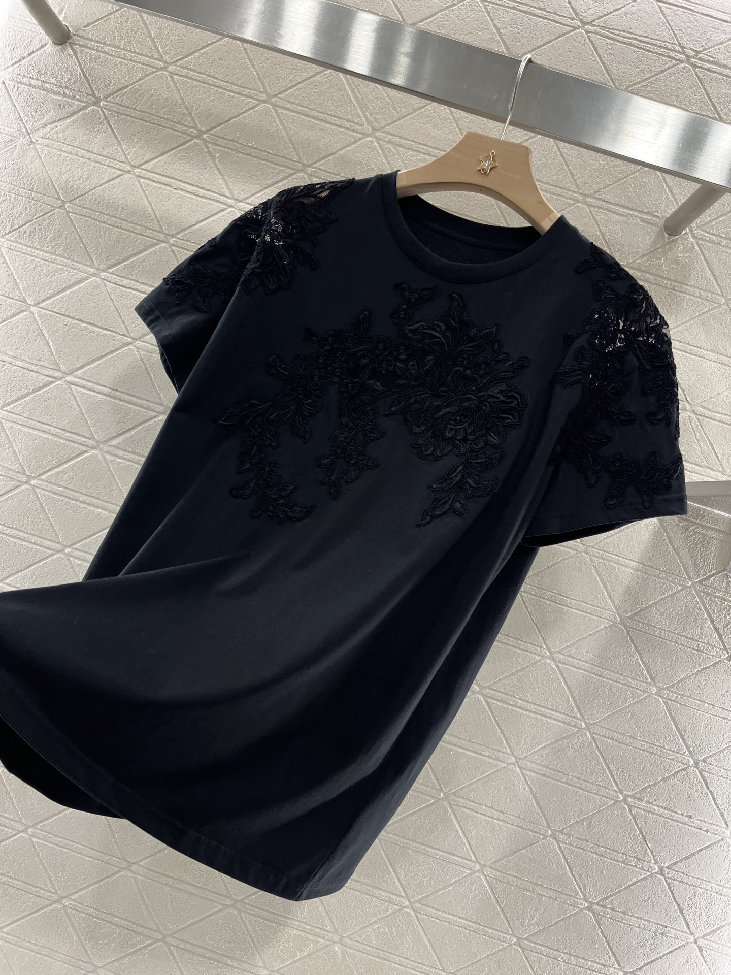 2025 Ermanno Scervino Lace Embroidered Women’s Tee – High Quality Custom Cotton T-shirt - 图片 5