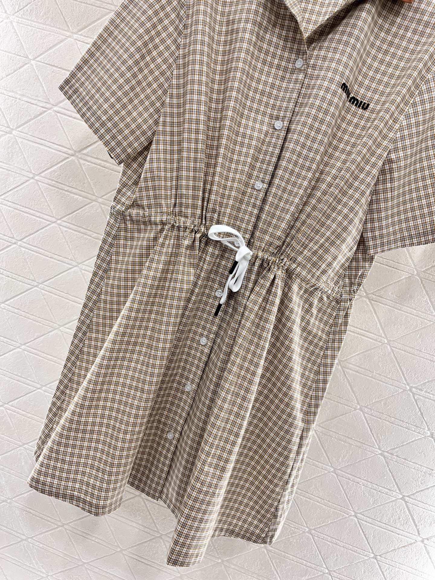 ♥Miumi*♥2025新品上架
  格纹短袖衬衫连衣裙
定制YB斜纹全棉材质 柔软亲肤 舒适不易皱 短