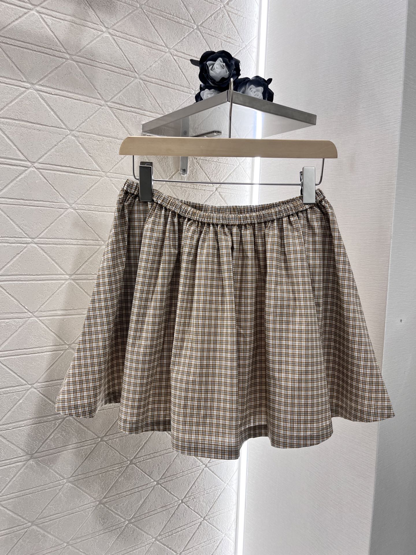 ♥Miumi*♥2025新品上架
    格纹衬衫半裙套装
定制YB斜纹全棉材质 柔软亲肤 舒适不易皱 
