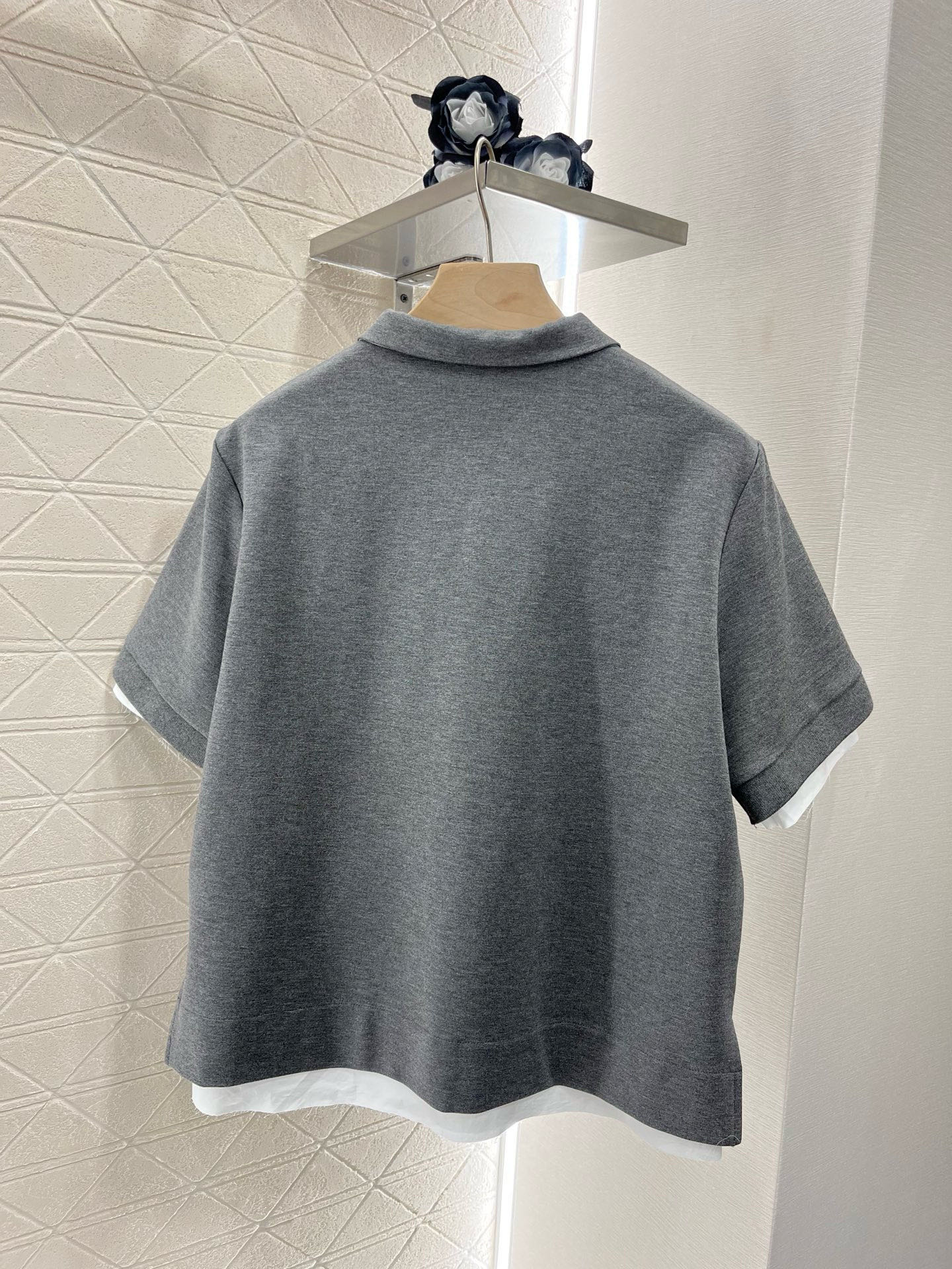 ♥Miumi*♥2025新品上架
  翻领𝑝𝑜𝑙𝑜上衣百褶短裙套装
定制YB进口人棉材质 舒适软糯 穿搭