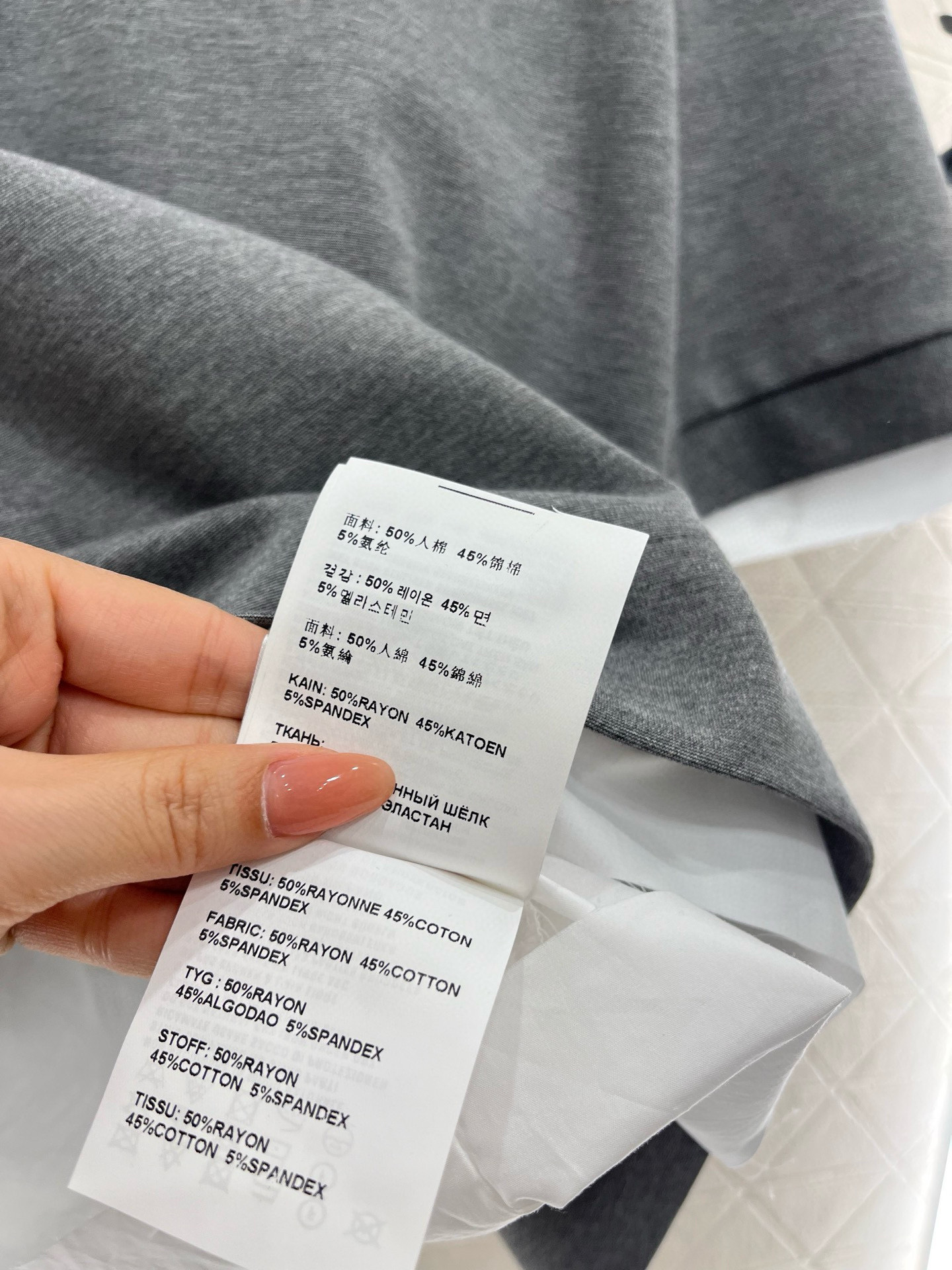 ♥Miumi*♥2025新品上架
  翻领𝑝𝑜𝑙𝑜上衣百褶短裙套装
定制YB进口人棉材质 舒适软糯 穿搭