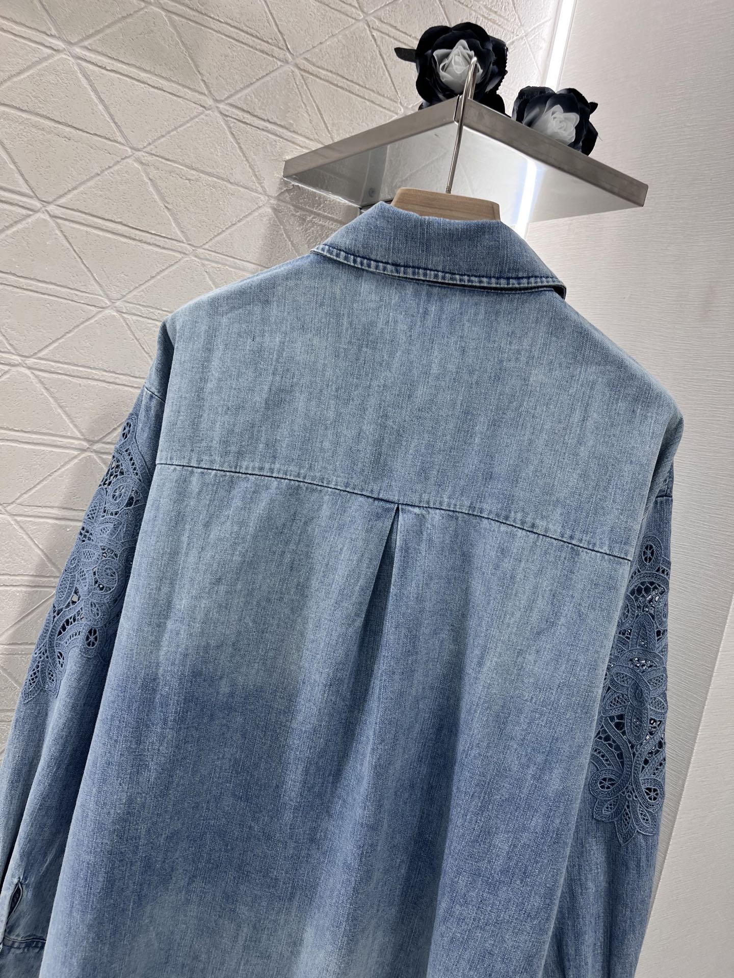 2025 Ermanno Scervino Women’s Suit: Cotton Cowboy Shirt with Water Lace - 图片 4