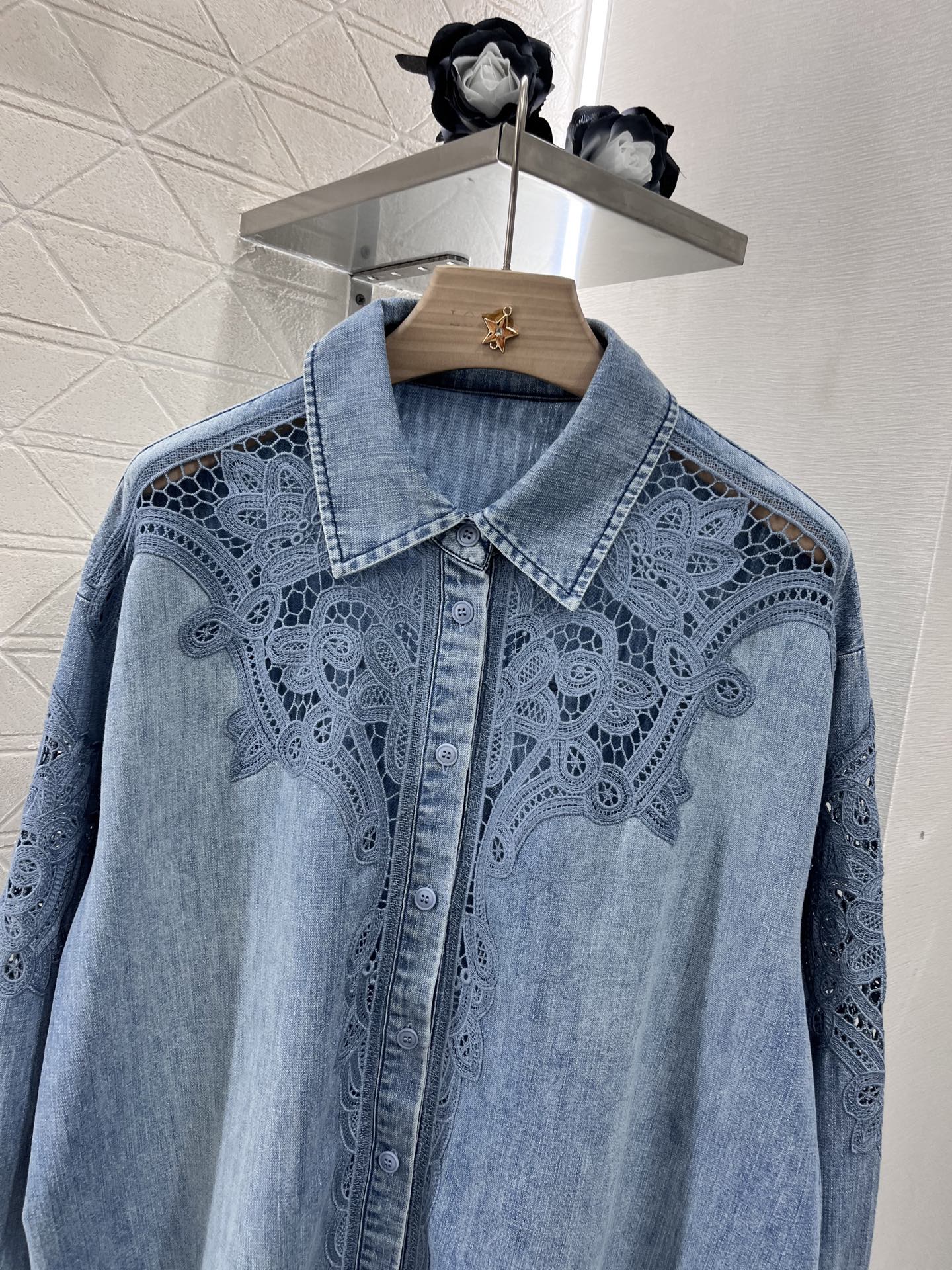2025 Ermanno Scervino Women’s Suit: Cotton Cowboy Shirt with Water Lace - 图片 3