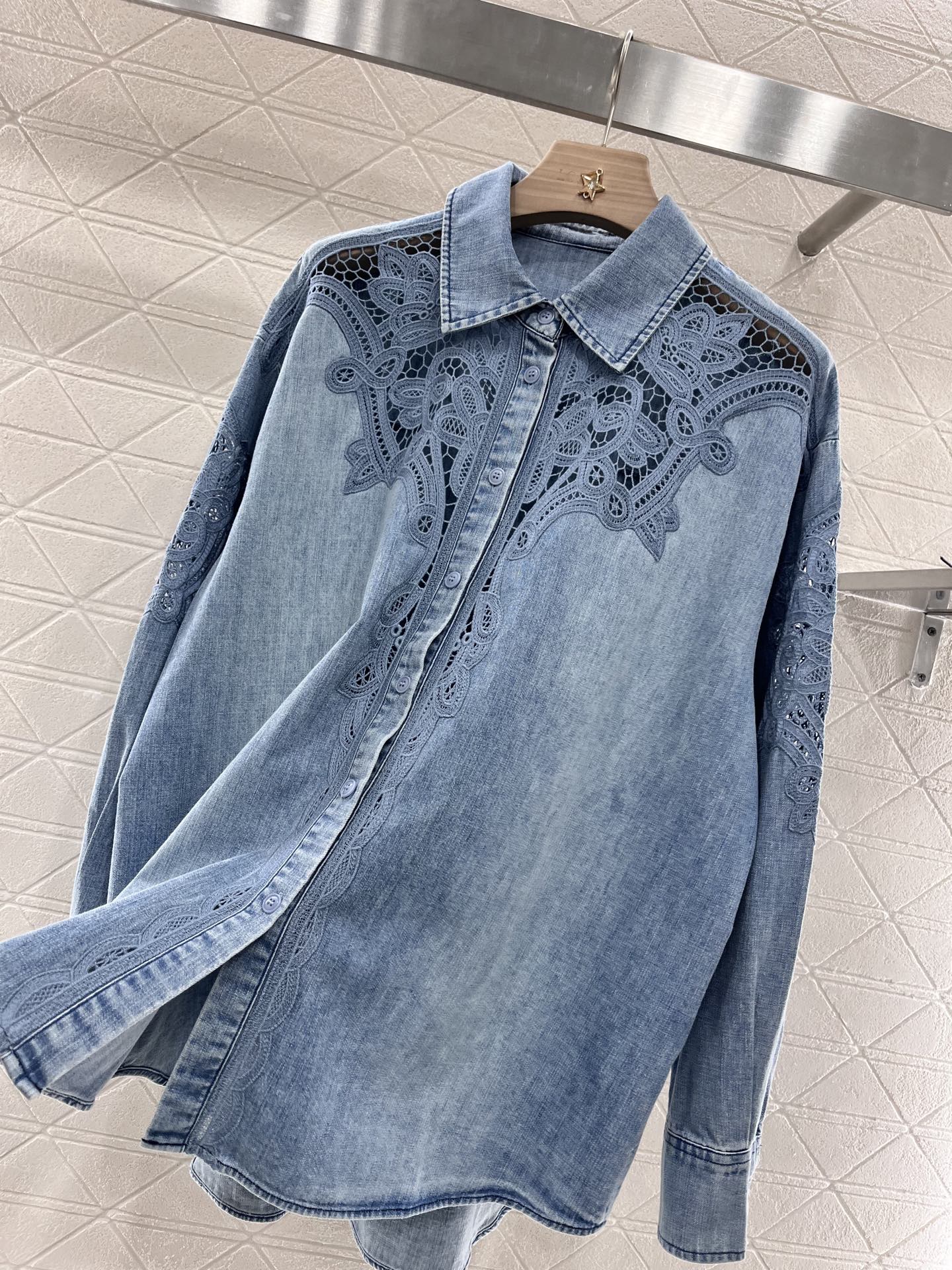 2025 Ermanno Scervino Women’s Suit: Cotton Cowboy Shirt with Water Lace - 图片 5