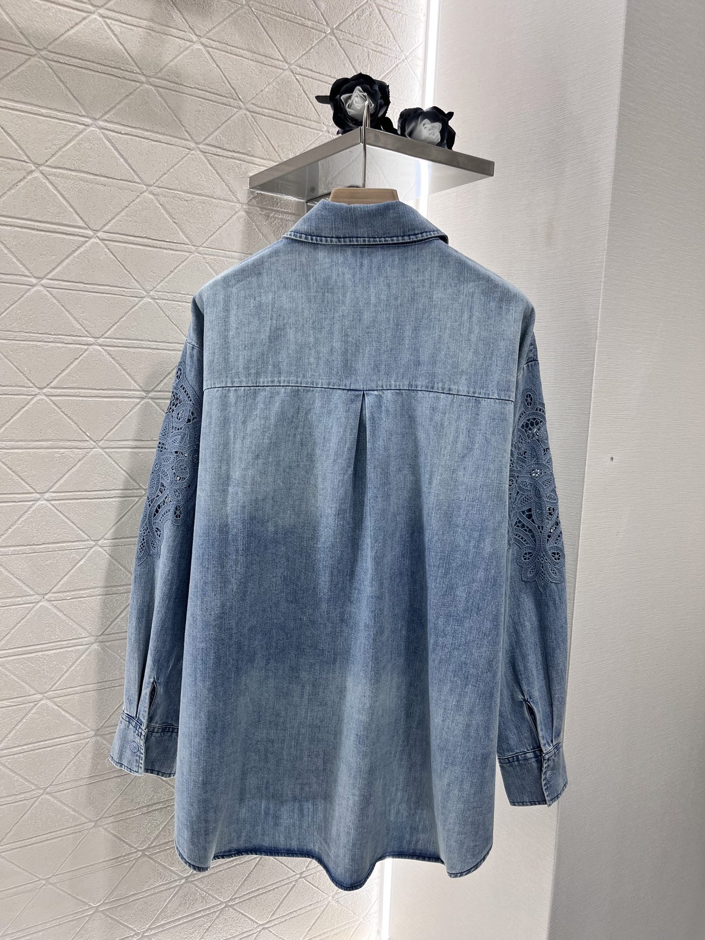 2025 Ermanno Scervino Women’s Suit: Cotton Cowboy Shirt with Water Lace - 图片 2
