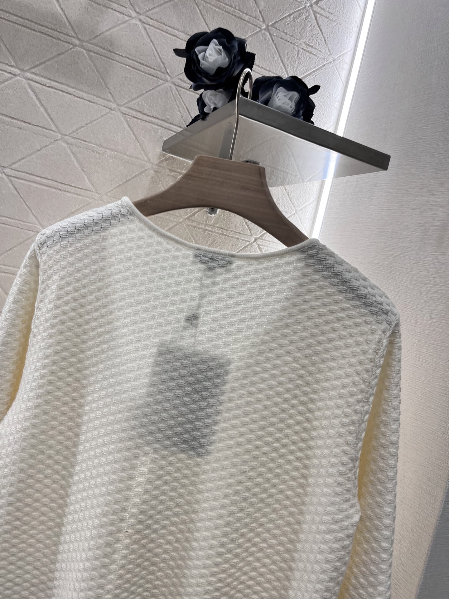 ♥Chane*♥2025新品上架
   开衩荷叶袖针织开衫
定制YB羊绒纱线织造 柔软舒适 洋气显瘦 单