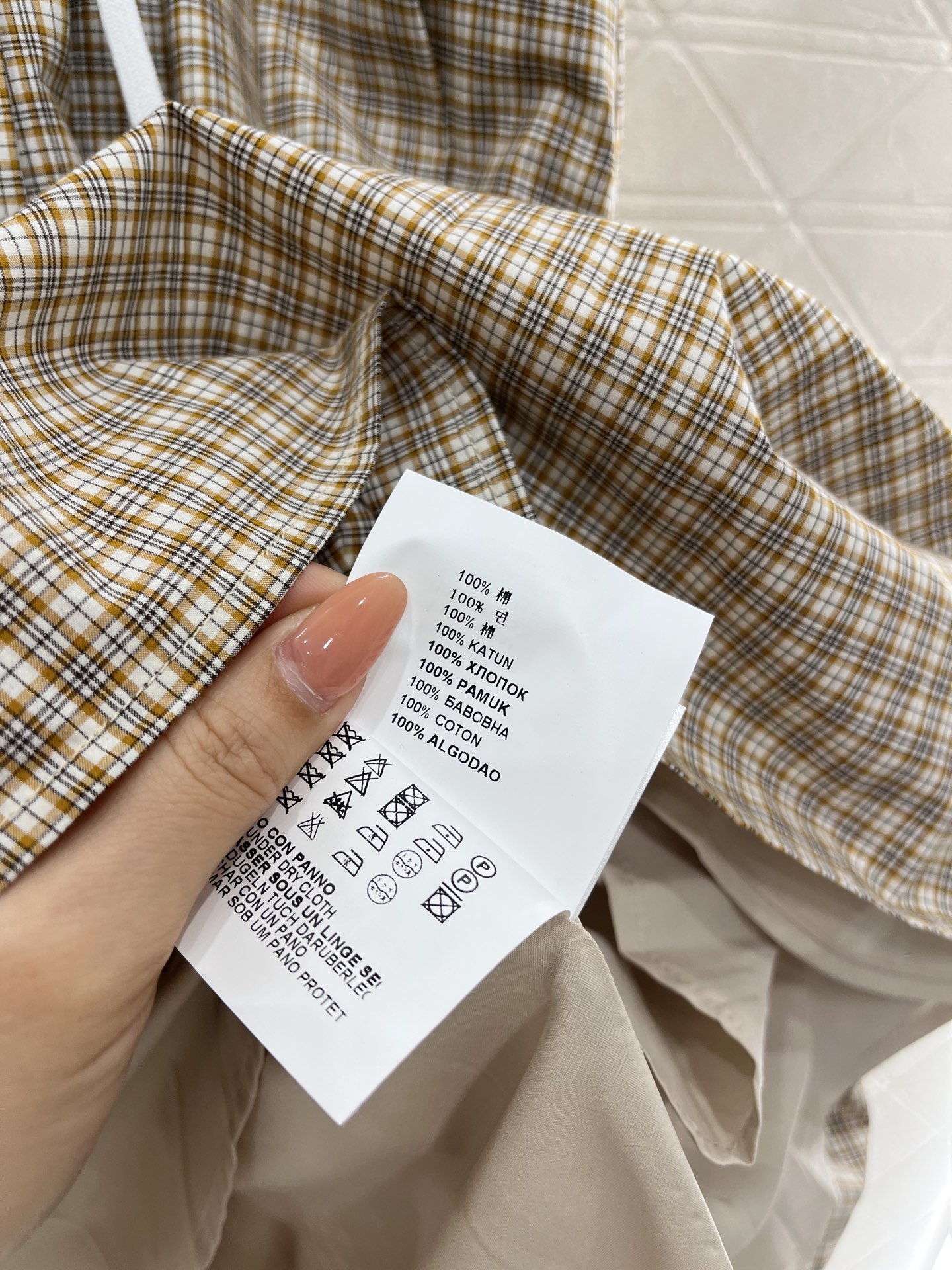 ♥Miumi*♥2025新品上架
    格纹无袖连衣裙
定制YB斜纹全棉材质 柔软亲肤 舒适不易皱 无