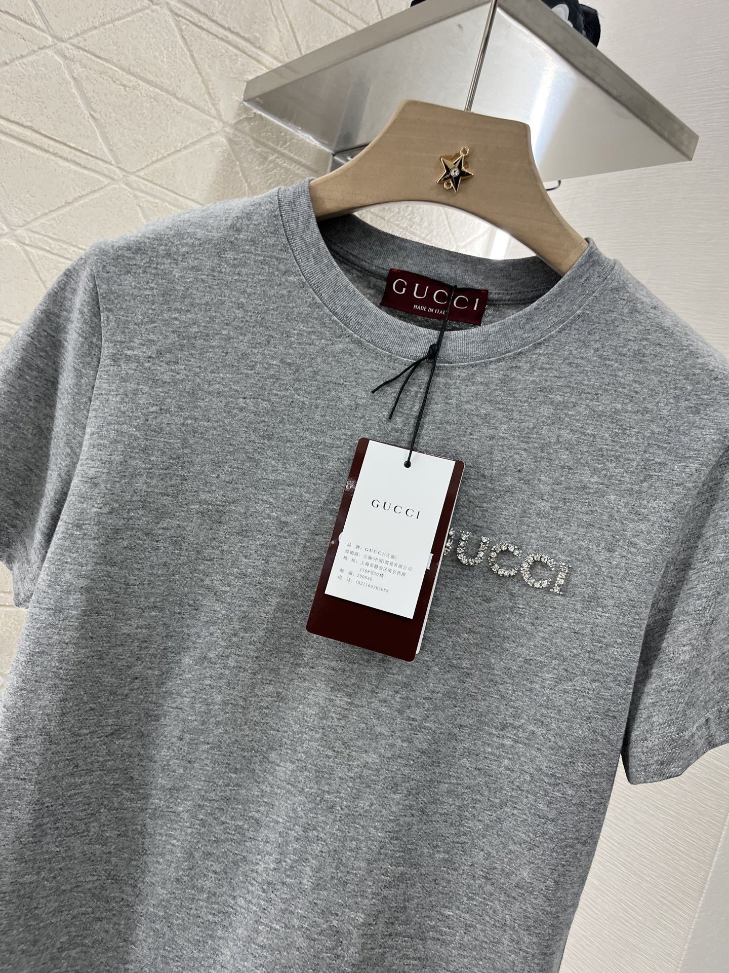 ♥Gucc*♥2025新品上架
      重工水钻字母𝑇𝑒𝑒
定制YB原生全棉材质 透气舒适 质感十足