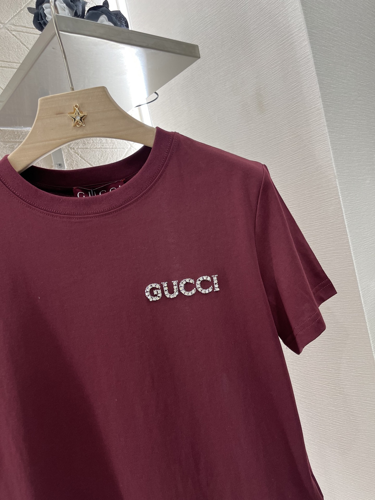 ♥Gucc*♥2025新品上架
      重工水钻字母𝑇𝑒𝑒
定制YB原生全棉材质 透气舒适 质感十足