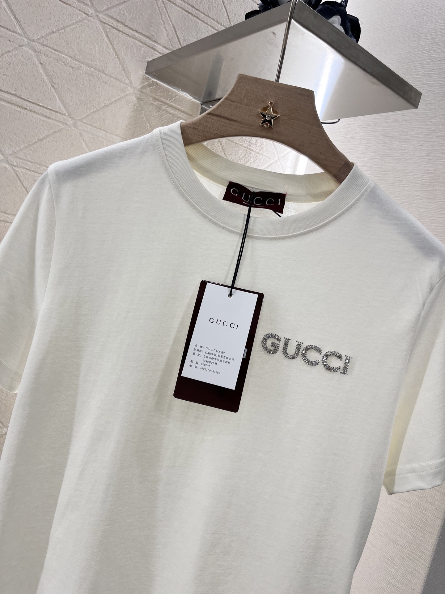 ♥Gucc*♥2025新品上架
      重工水钻字母𝑇𝑒𝑒
定制YB原生全棉材质 透气舒适 质感十足