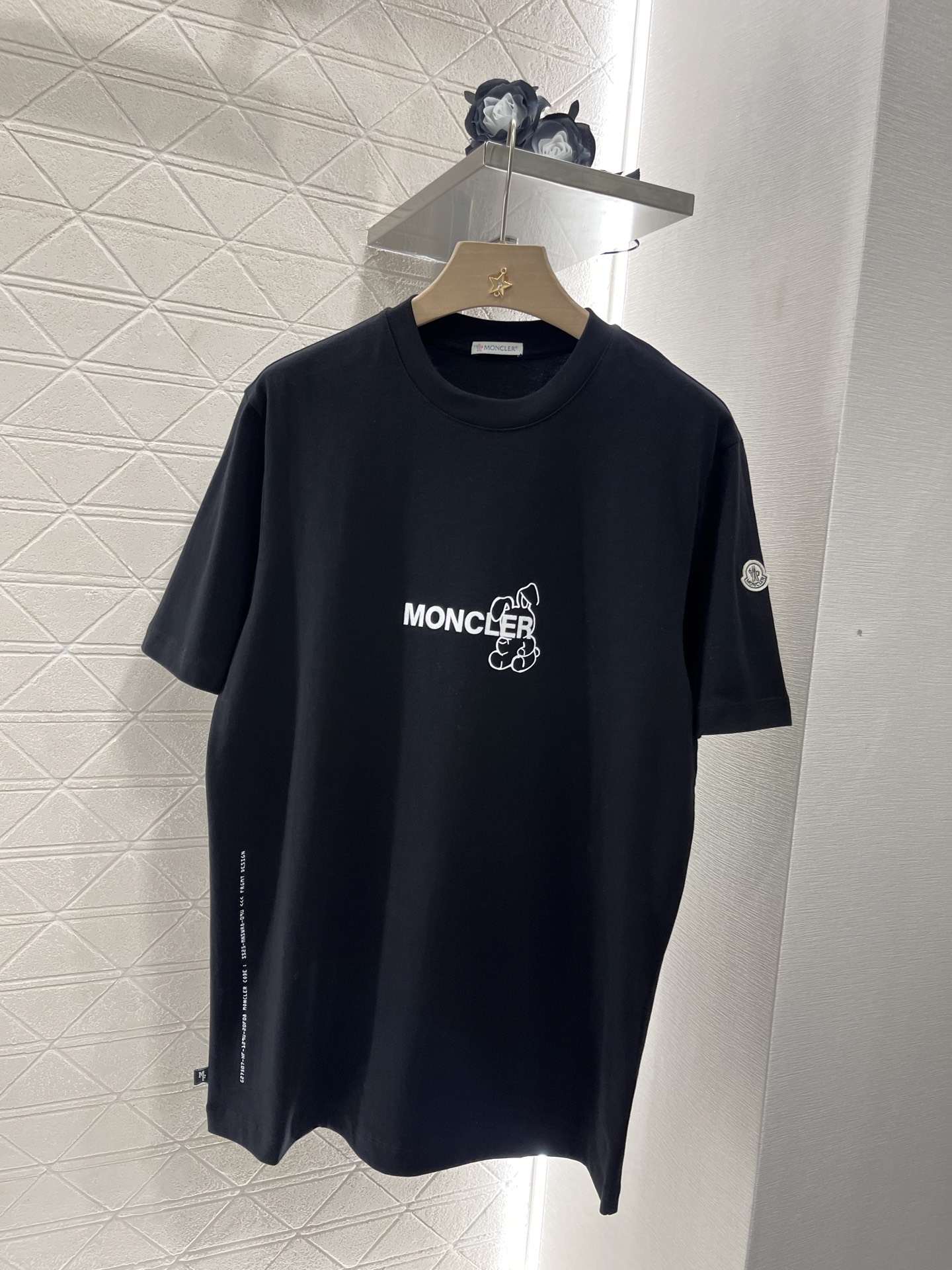 ♥Moncle*♥2025新品上架
      植绒兔子字母𝑇𝑒𝑒
定制YB原生全棉材质 透气舒适 质感