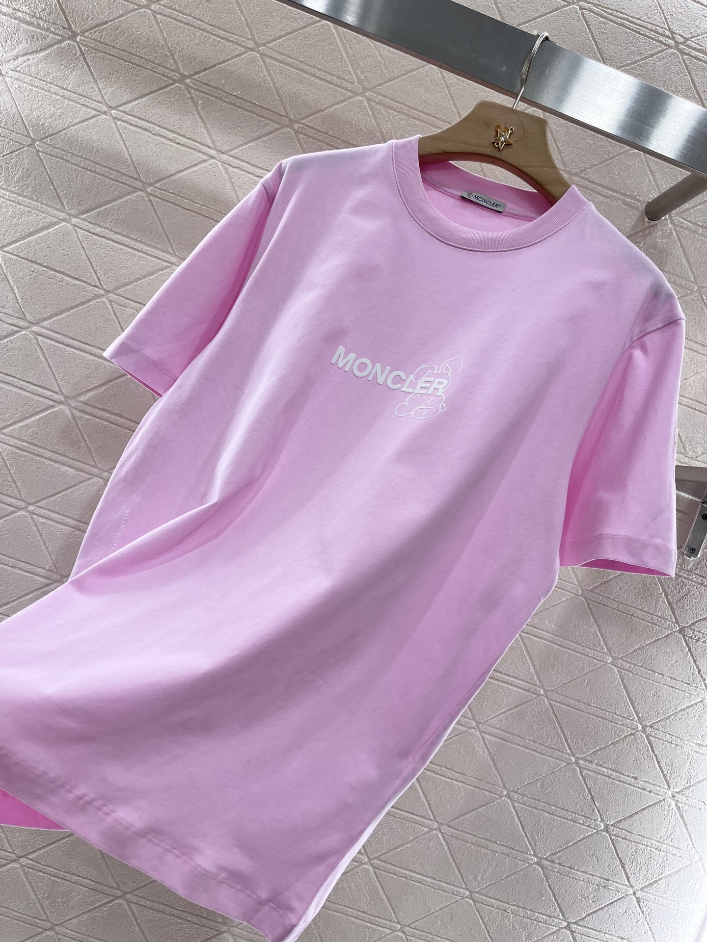 ♥Moncle*♥2025新品上架
      植绒兔子字母𝑇𝑒𝑒
定制YB原生全棉材质 透气舒适 质感