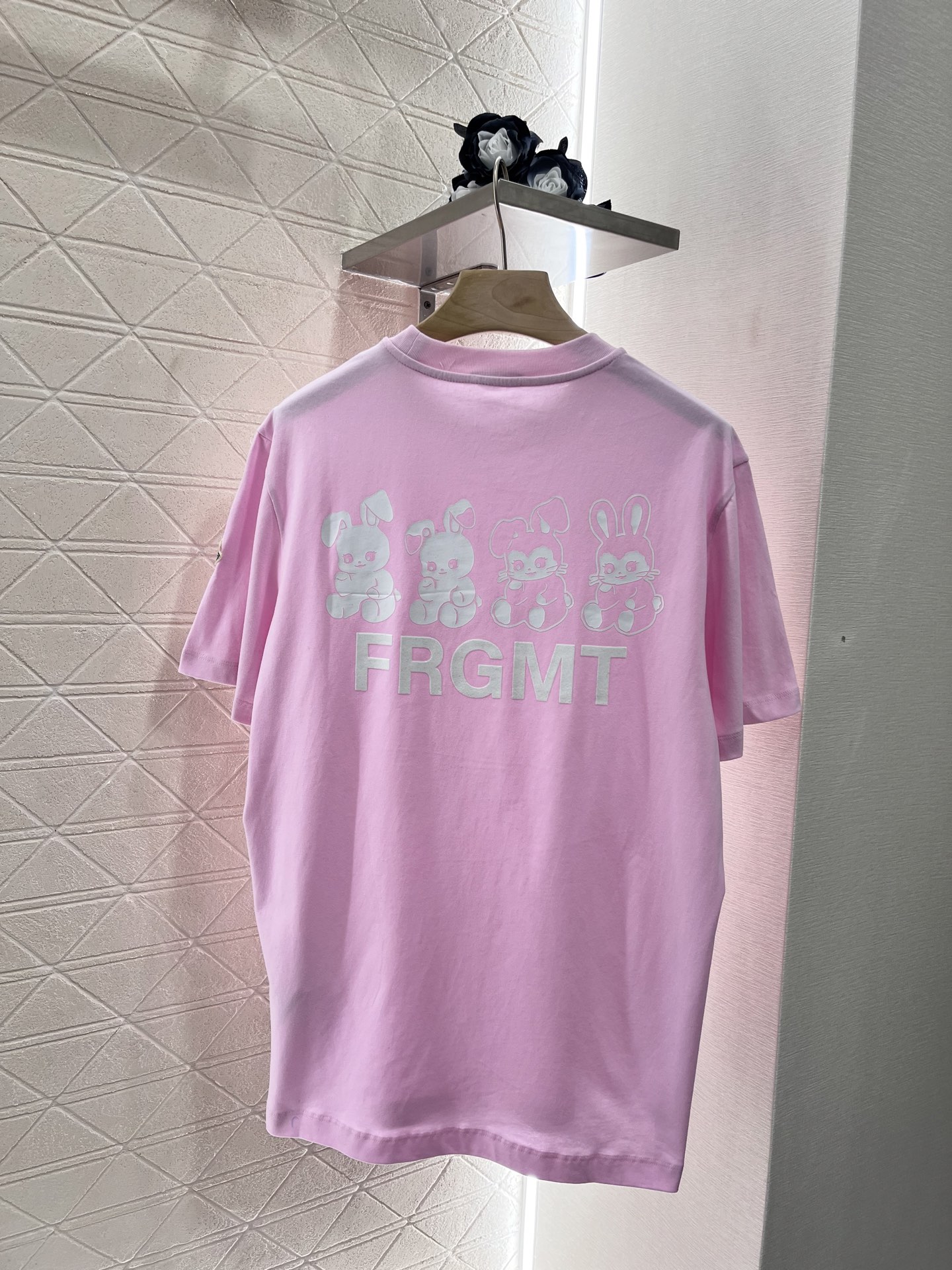 ♥Moncle*♥2025新品上架
      植绒兔子字母𝑇𝑒𝑒
定制YB原生全棉材质 透气舒适 质感