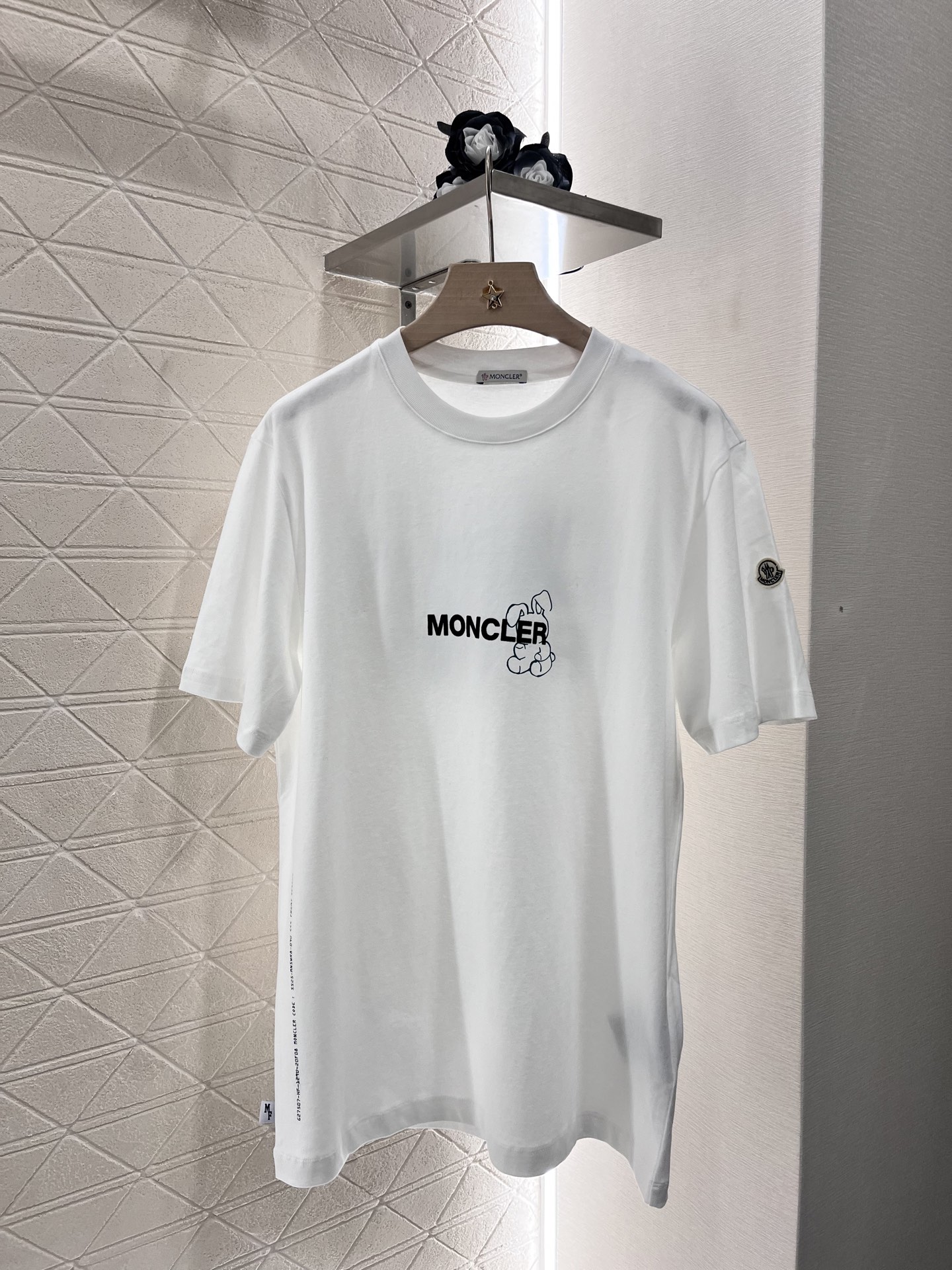 ♥Moncle*♥2025新品上架
      植绒兔子字母𝑇𝑒𝑒
定制YB原生全棉材质 透气舒适 质感