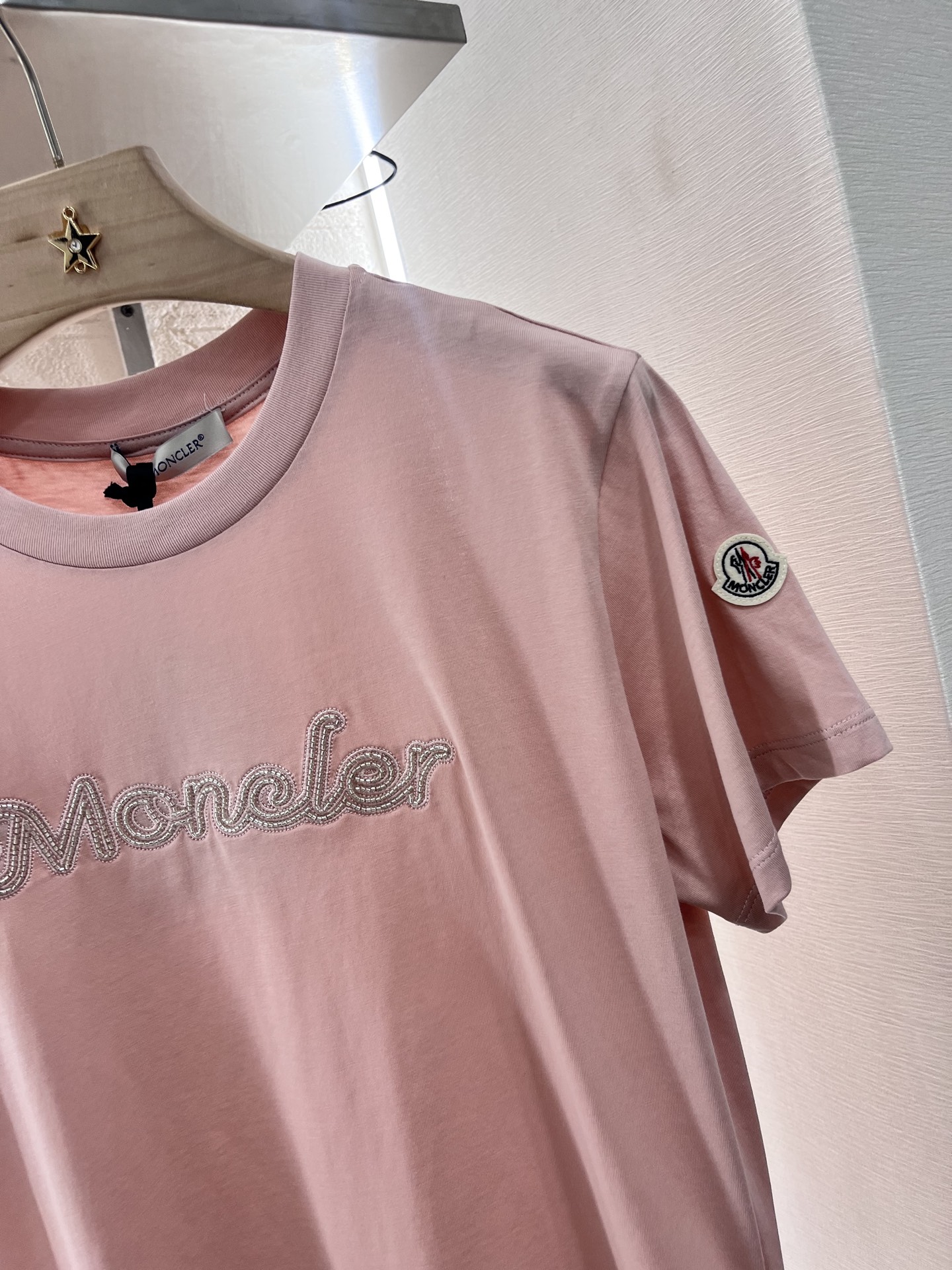 ♥Moncle*♥2025新品上架
      重工刺绣钉珠𝑇𝑒𝑒
定制YB原生全棉材质 透气舒适 质感