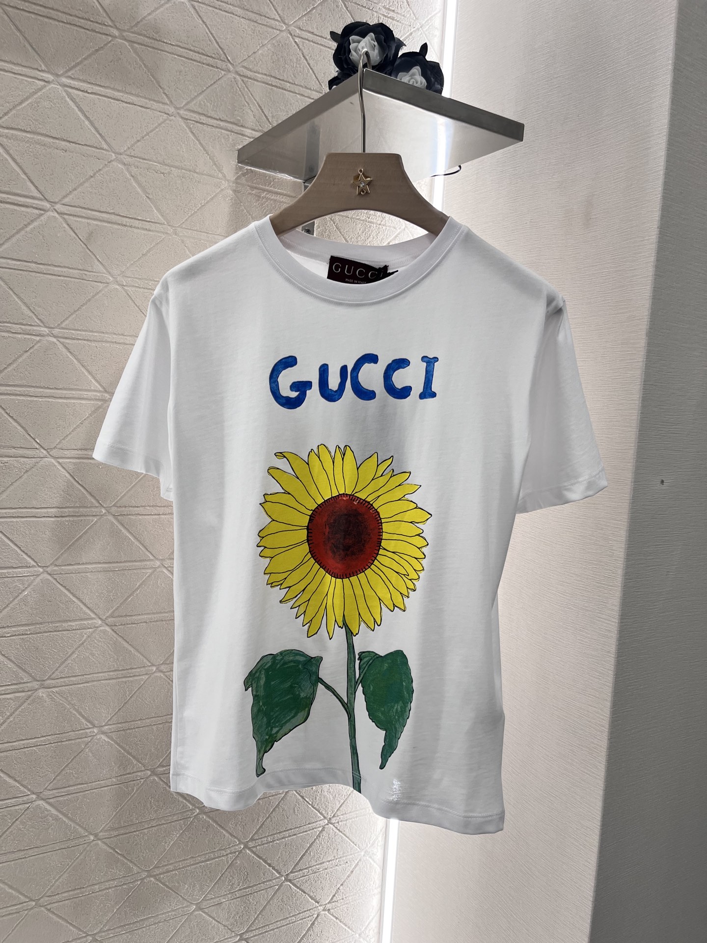 ♥Gucc*♥2025新品上架
     圆领印花卡通𝑇𝑒𝑒
定制YB原生全棉材质 透气舒适 质感十足 