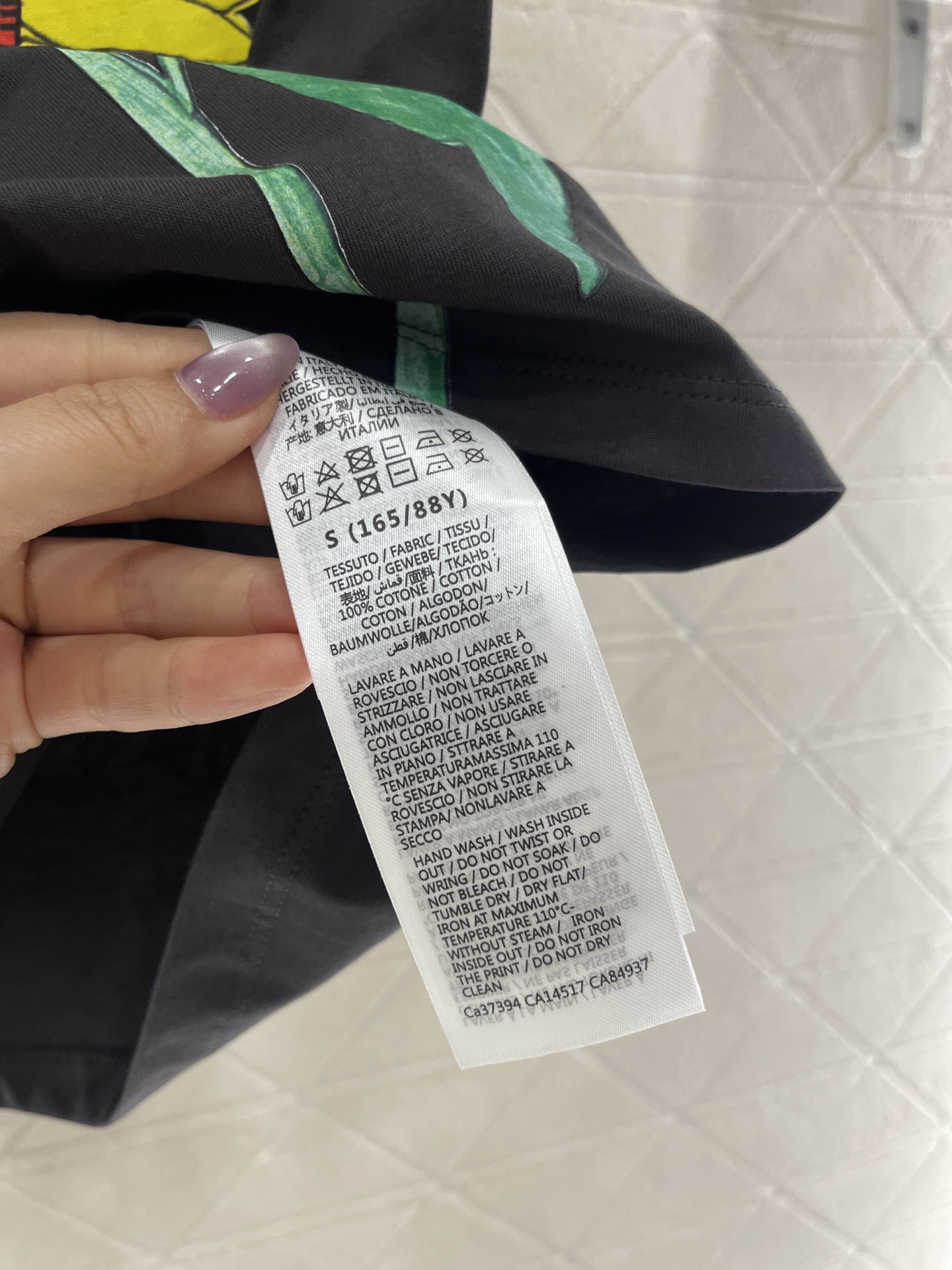 ♥Gucc*♥2025新品上架
     圆领印花卡通𝑇𝑒𝑒
定制YB原生全棉材质 透气舒适 质感十足 