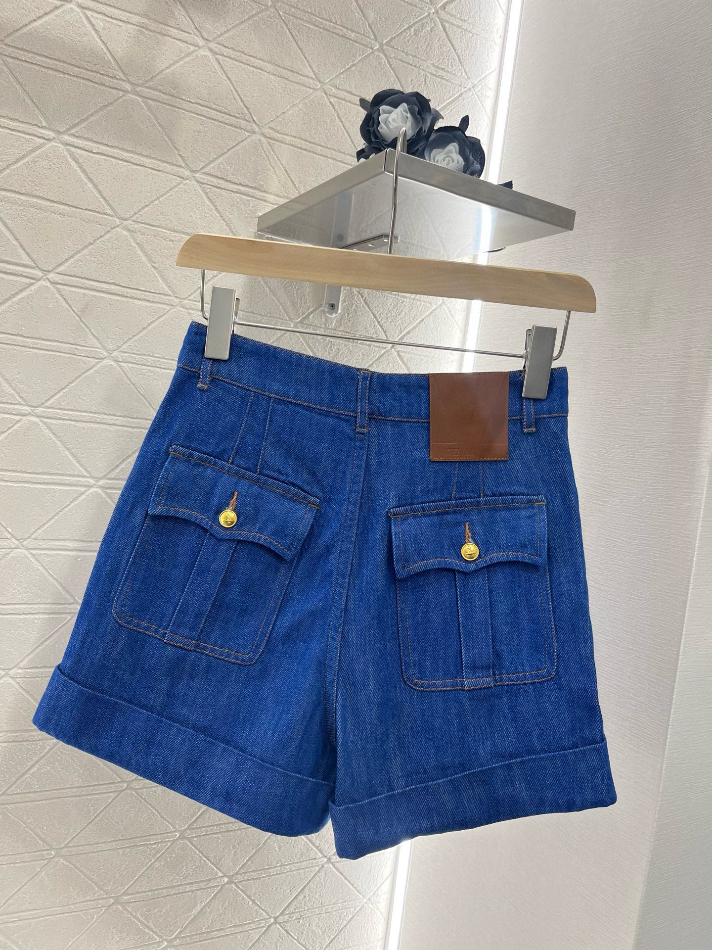 ♥Valentin*♥2025新品上架
    牛仔衬衣外套短裤套装
定制YB斜纹全棉牛仔材质 酵素水洗