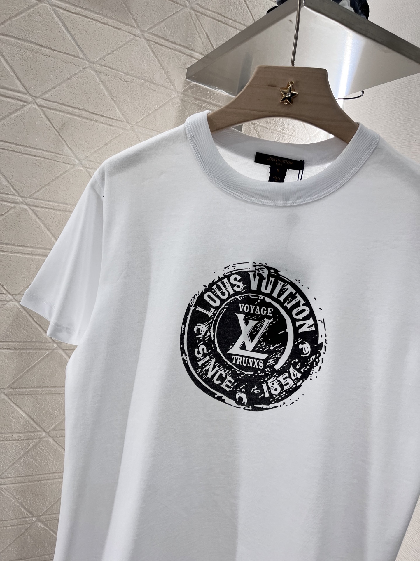 ♥Louis Vuitto*♥2025新品上架
        圆领印花𝑇𝑒𝑒
定制YB原生全棉材质 透