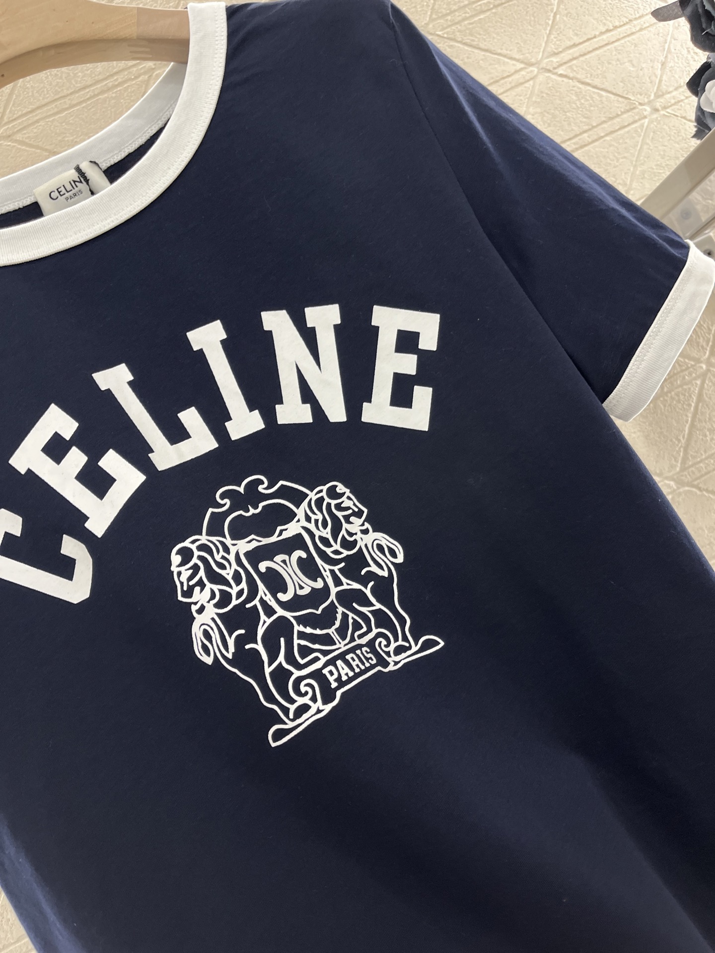 ♥Celin*♥2025新品上架
     印花字母𝑇𝑒𝑒
定制YB原生全棉材质 透气舒适 质感十足 常