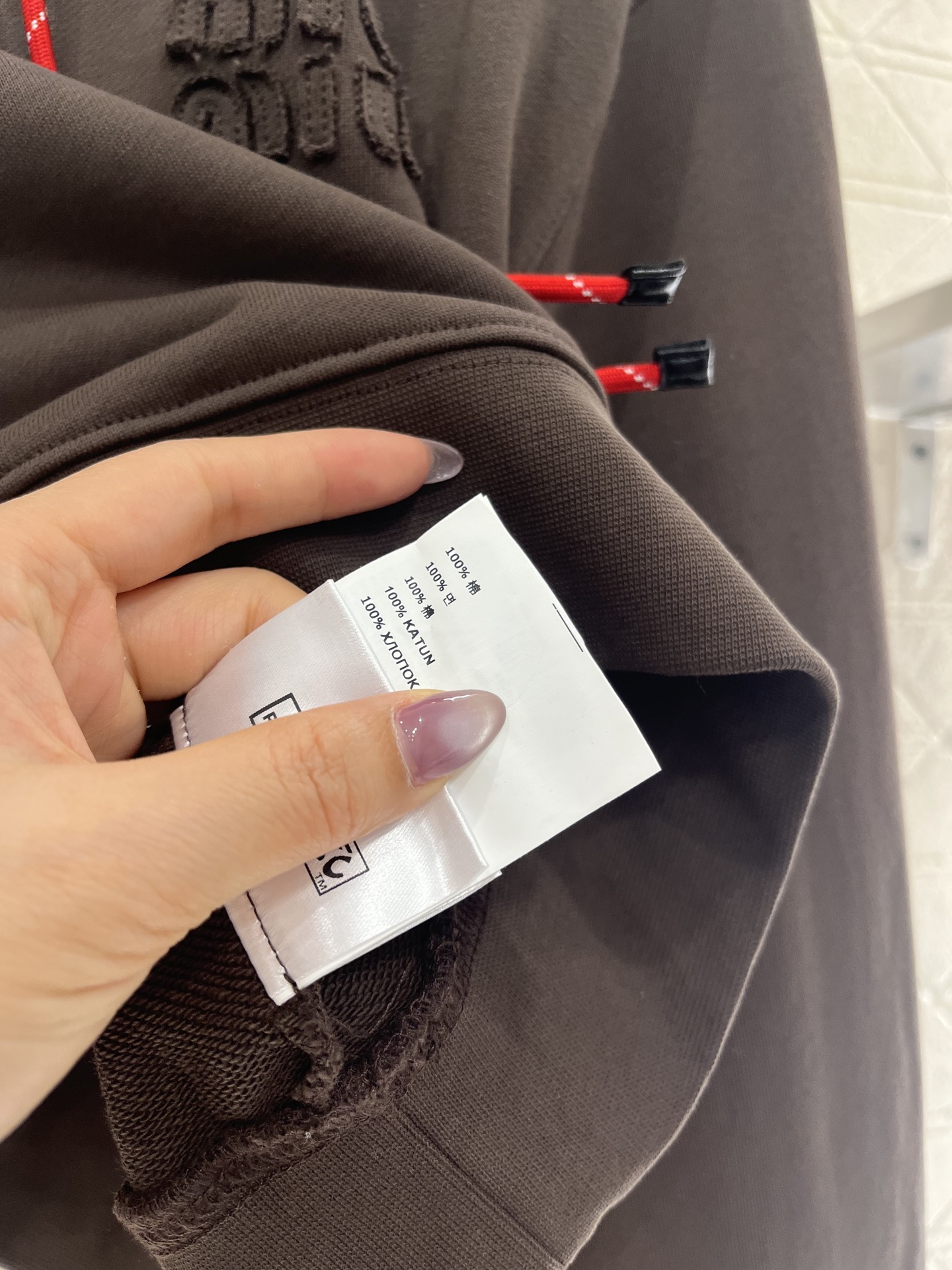 ♥Miumi*♥2025新品上架
  连帽字母卫衣短裤套装
定制YB原生全棉材质 柔软亲肤 久洗不易变形